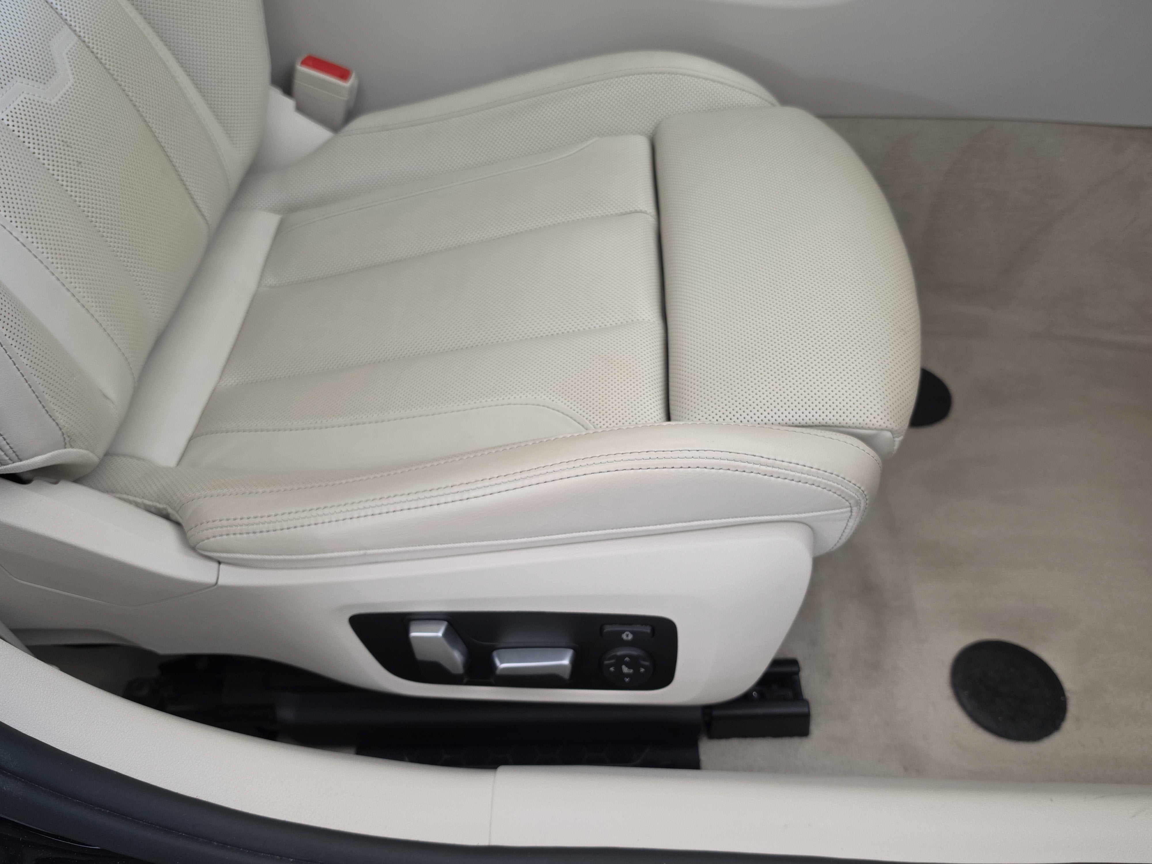 2024 BMW 8 Series M850i