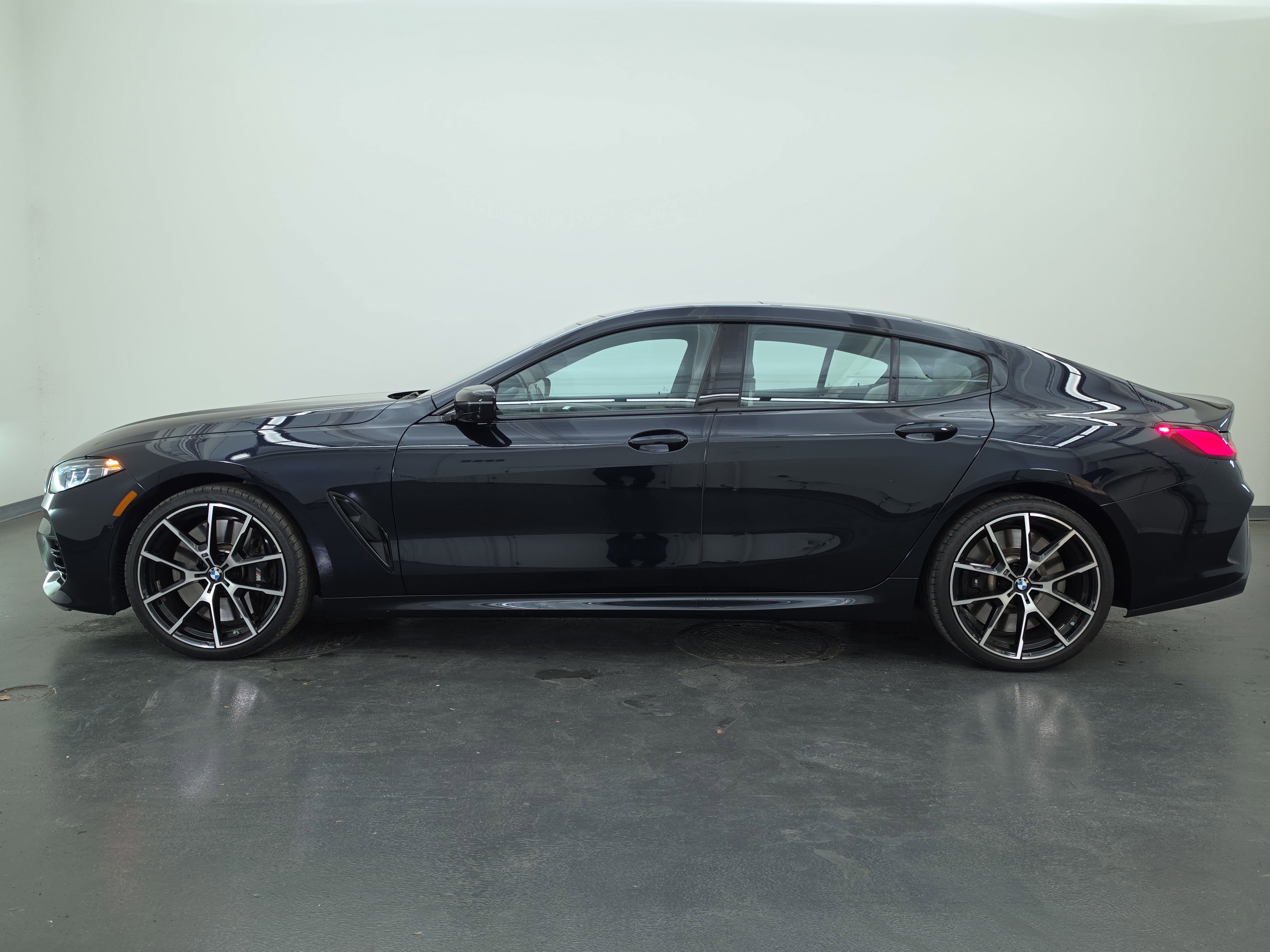2024 BMW 8 Series M850i
