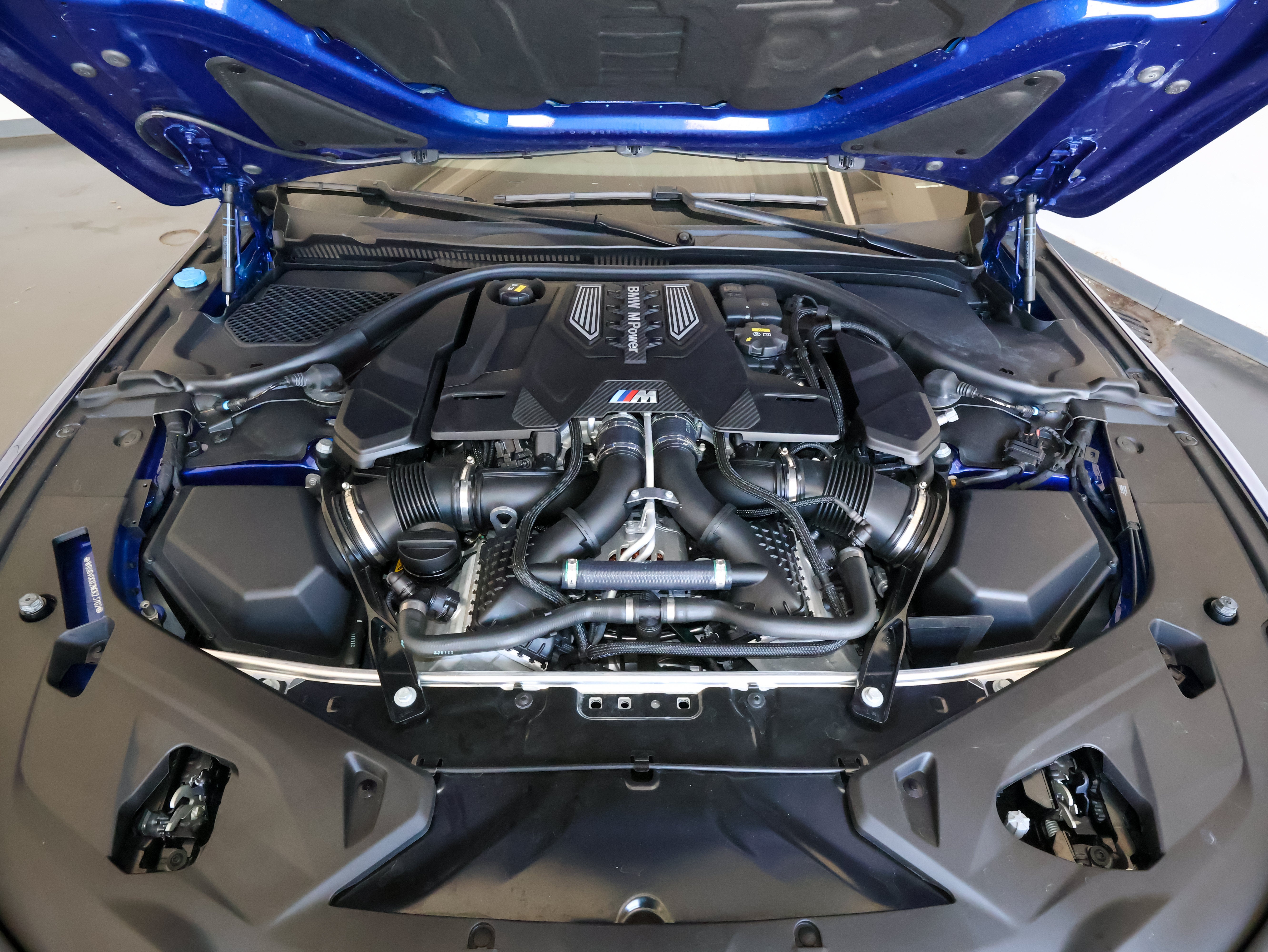 2022 BMW M8 Competition