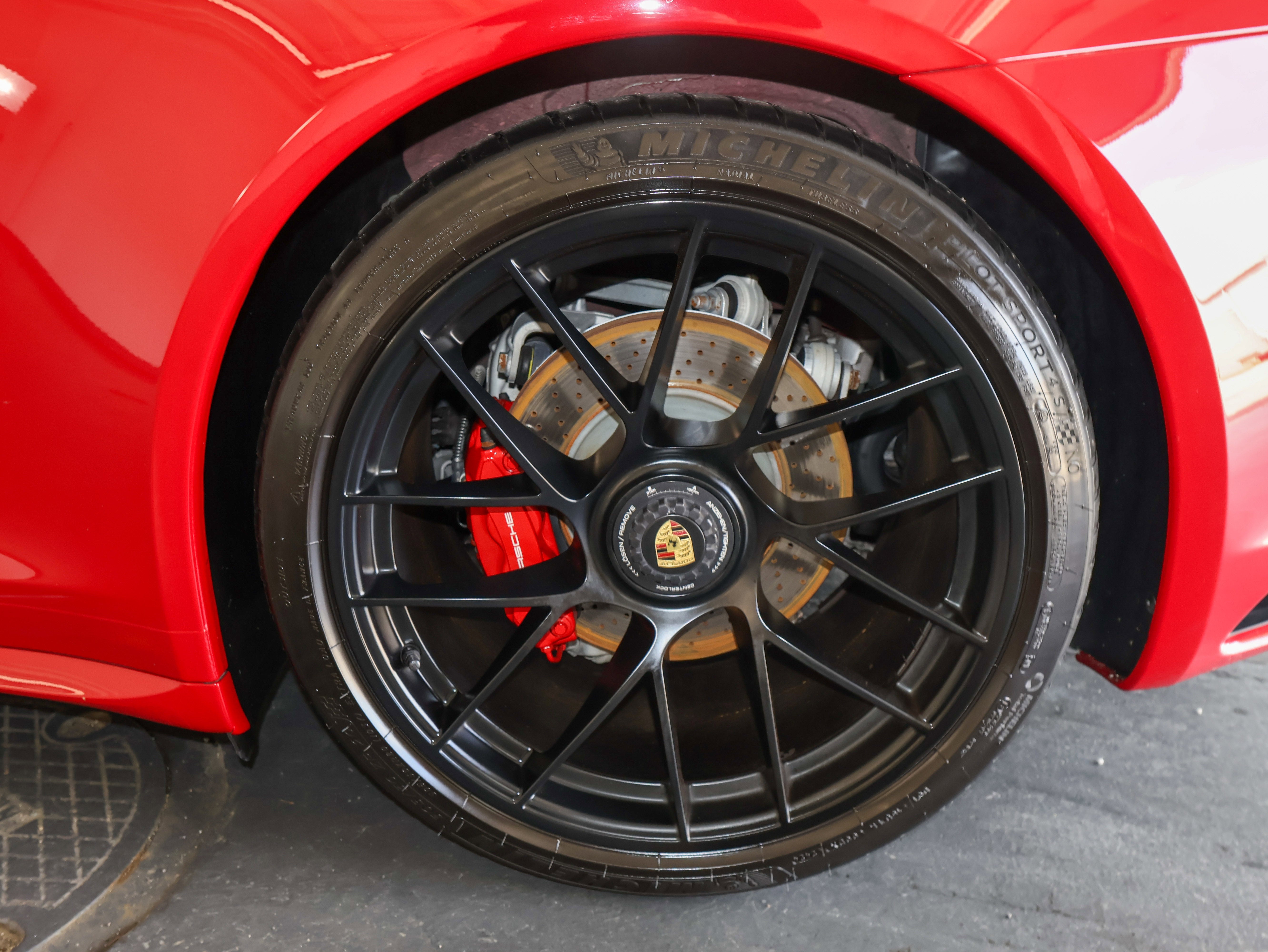 2017 Porsche 911 Carrera GTS