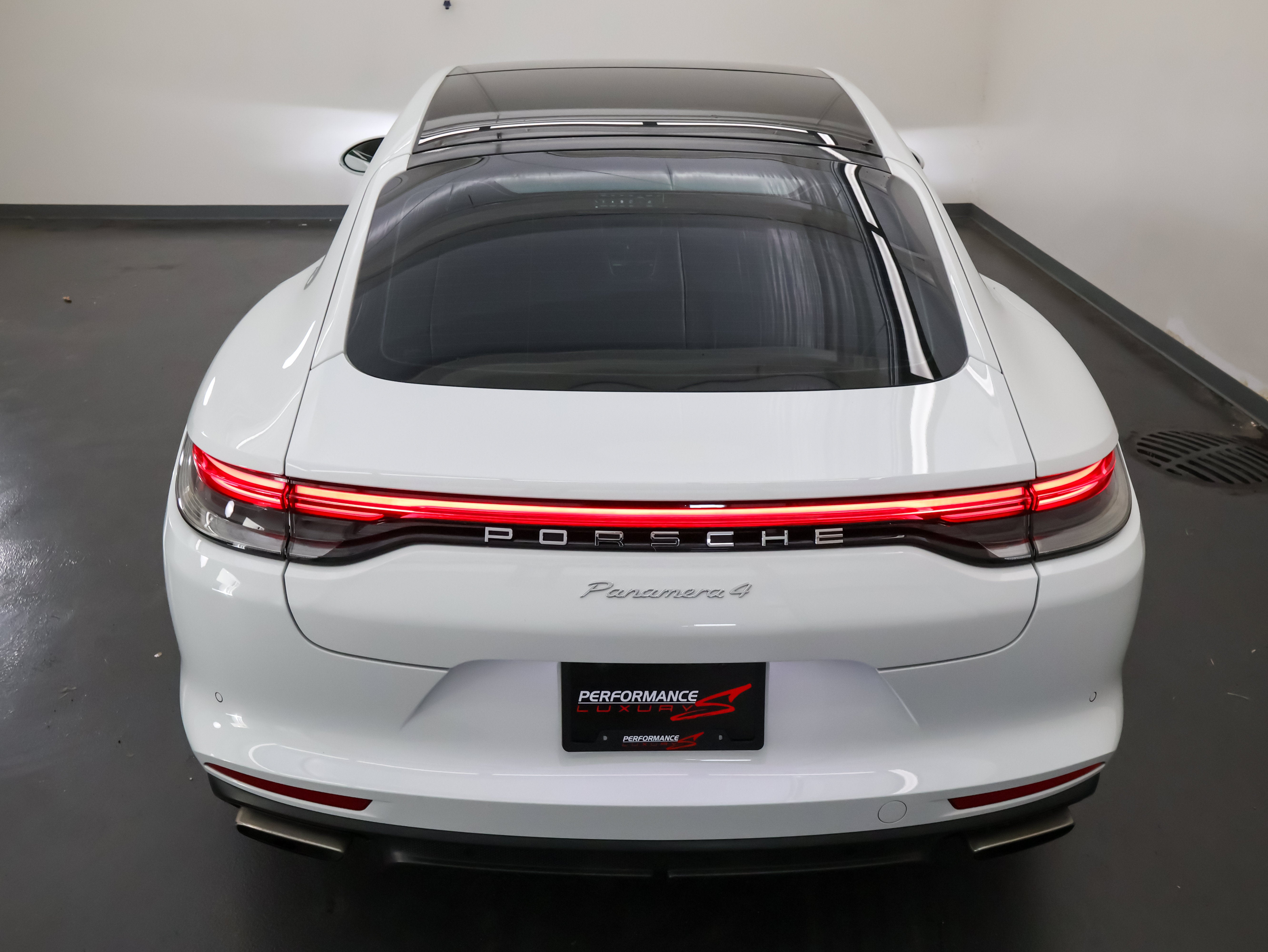 2022 Porsche Panamera 4