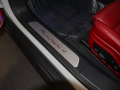 2022 Porsche Panamera 4
