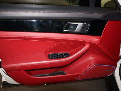 2022 Porsche Panamera 4