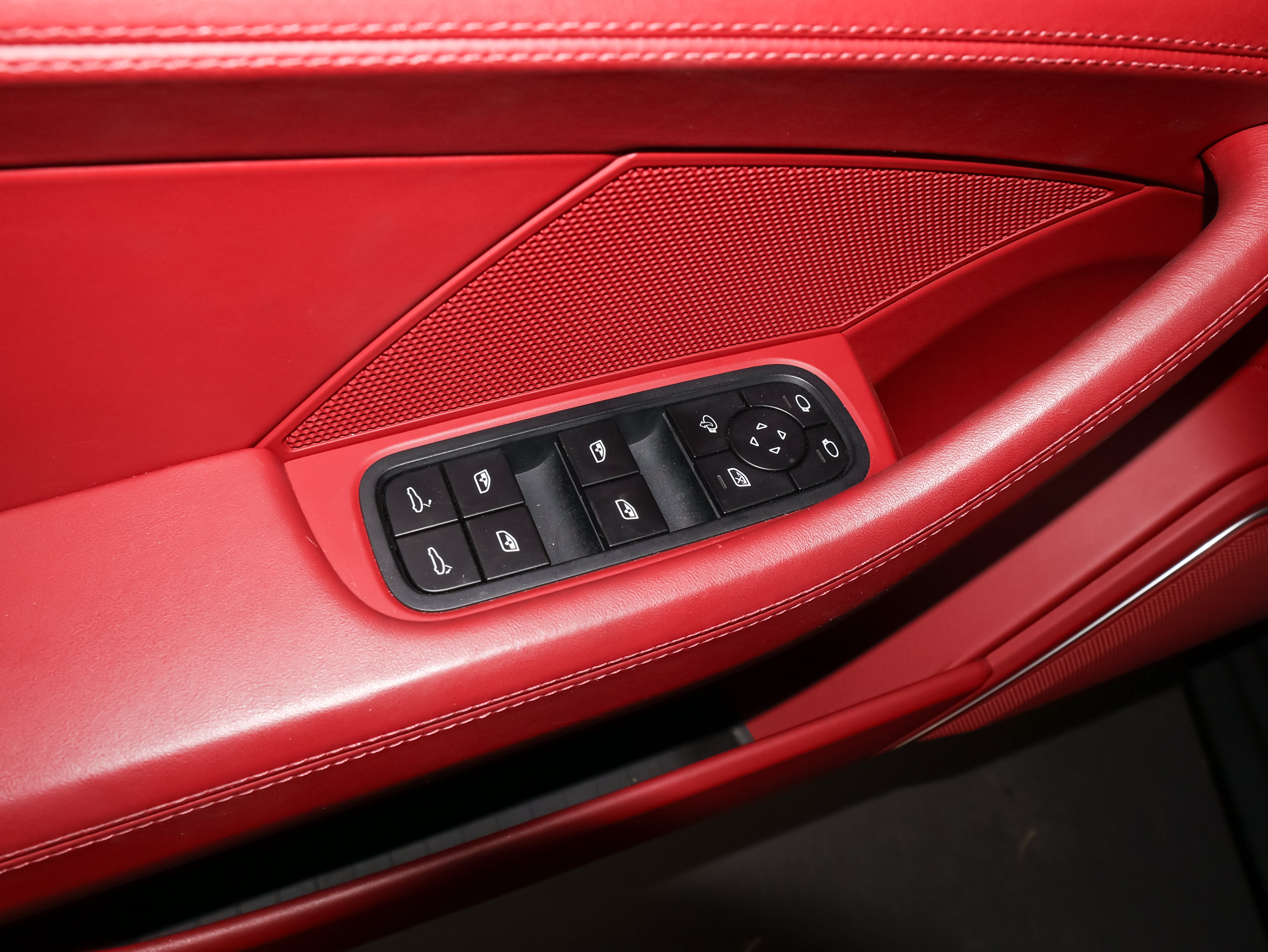 2022 Porsche Panamera 4