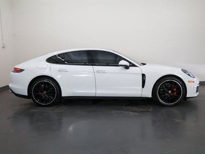 2022 Porsche Panamera 4
