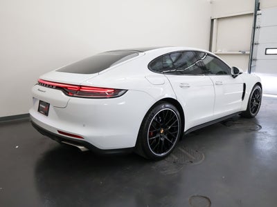 2022 Porsche Panamera 4