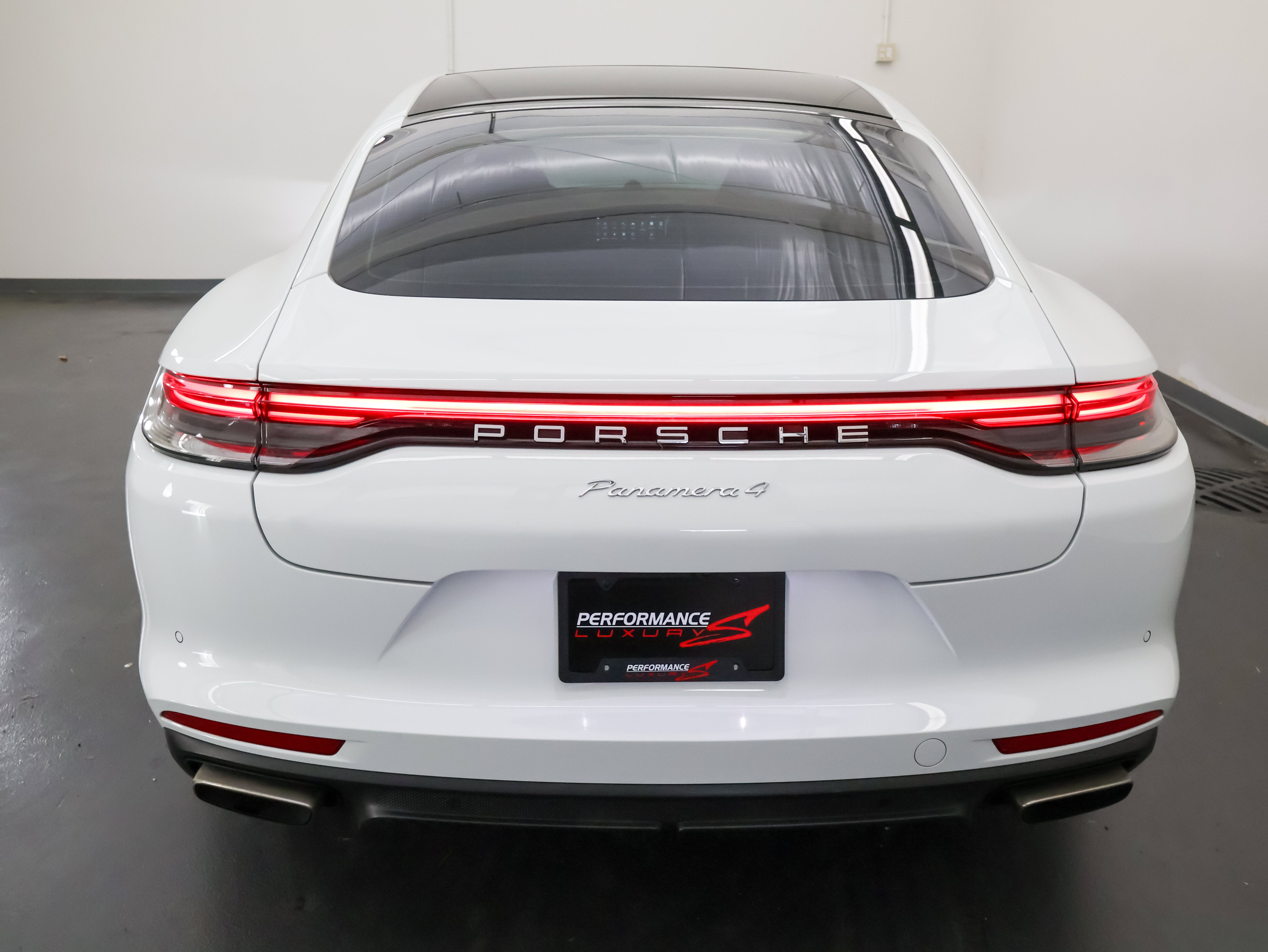 2022 Porsche Panamera 4