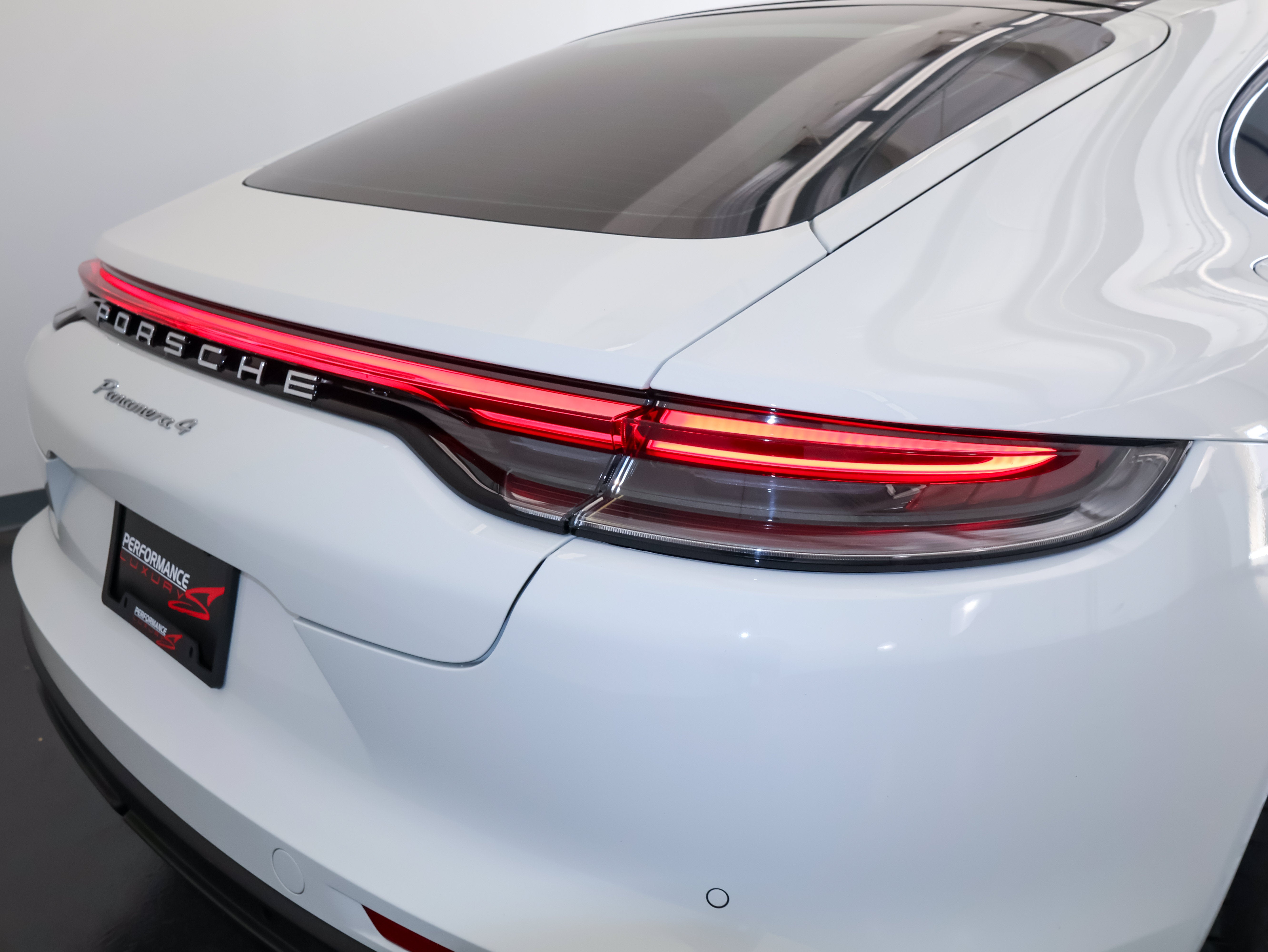 2022 Porsche Panamera 4