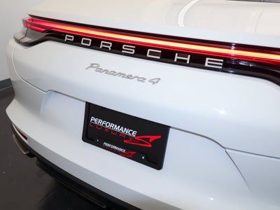 2022 Porsche Panamera 4