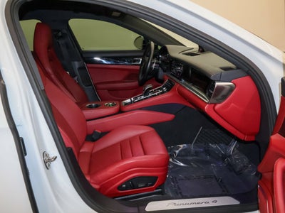 2022 Porsche Panamera 4