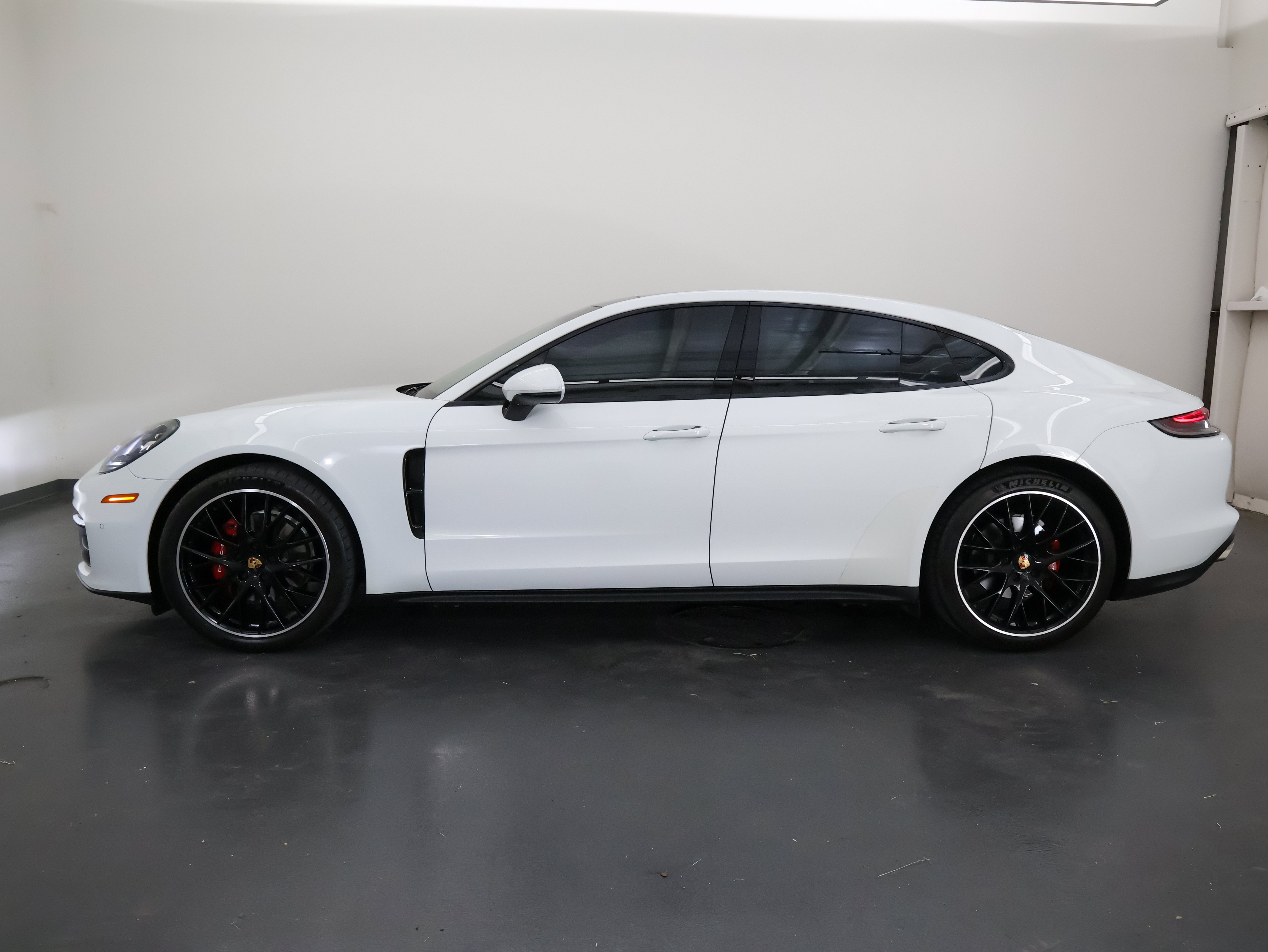 2022 Porsche Panamera 4