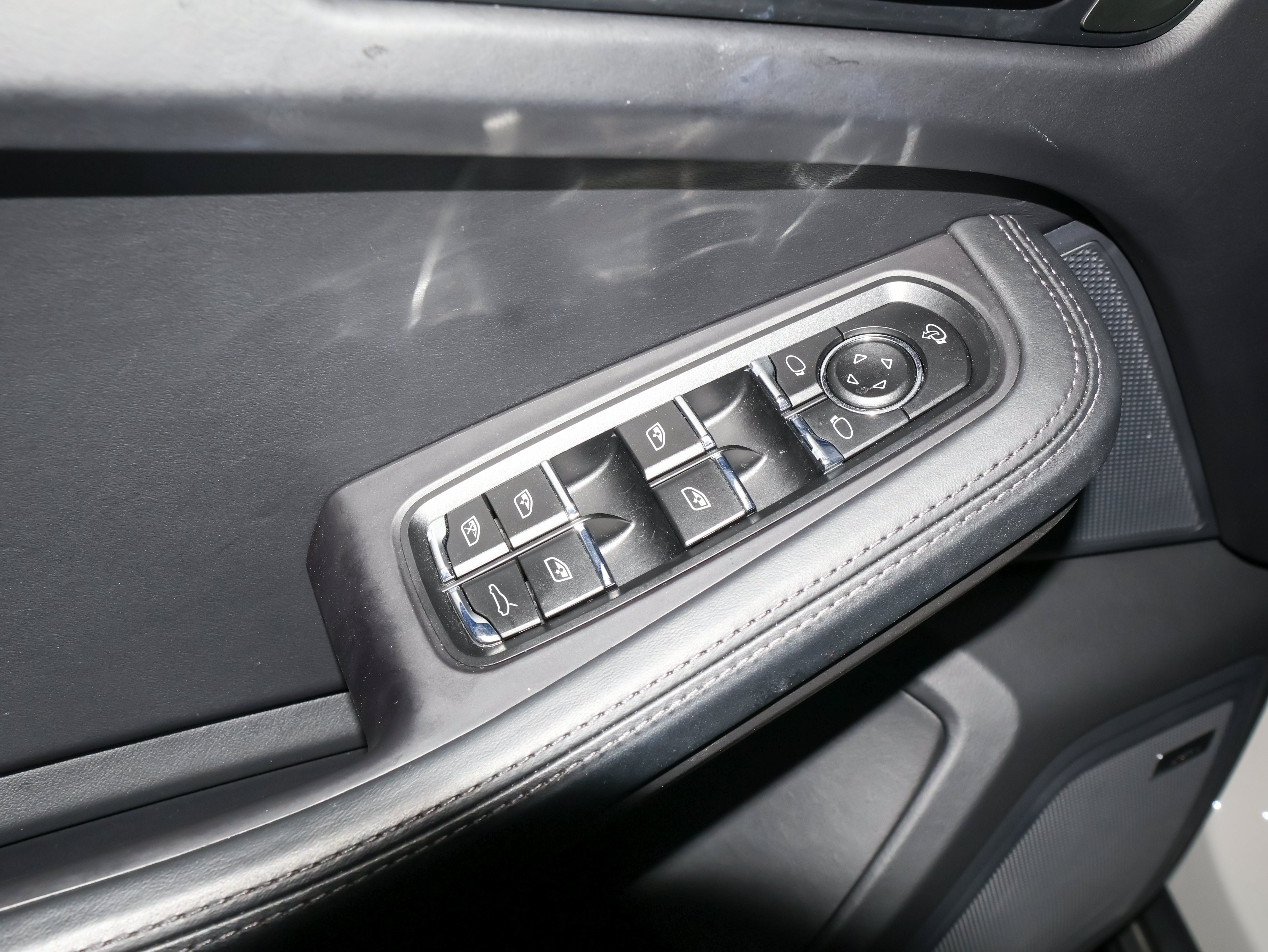2024 Porsche Macan AWD