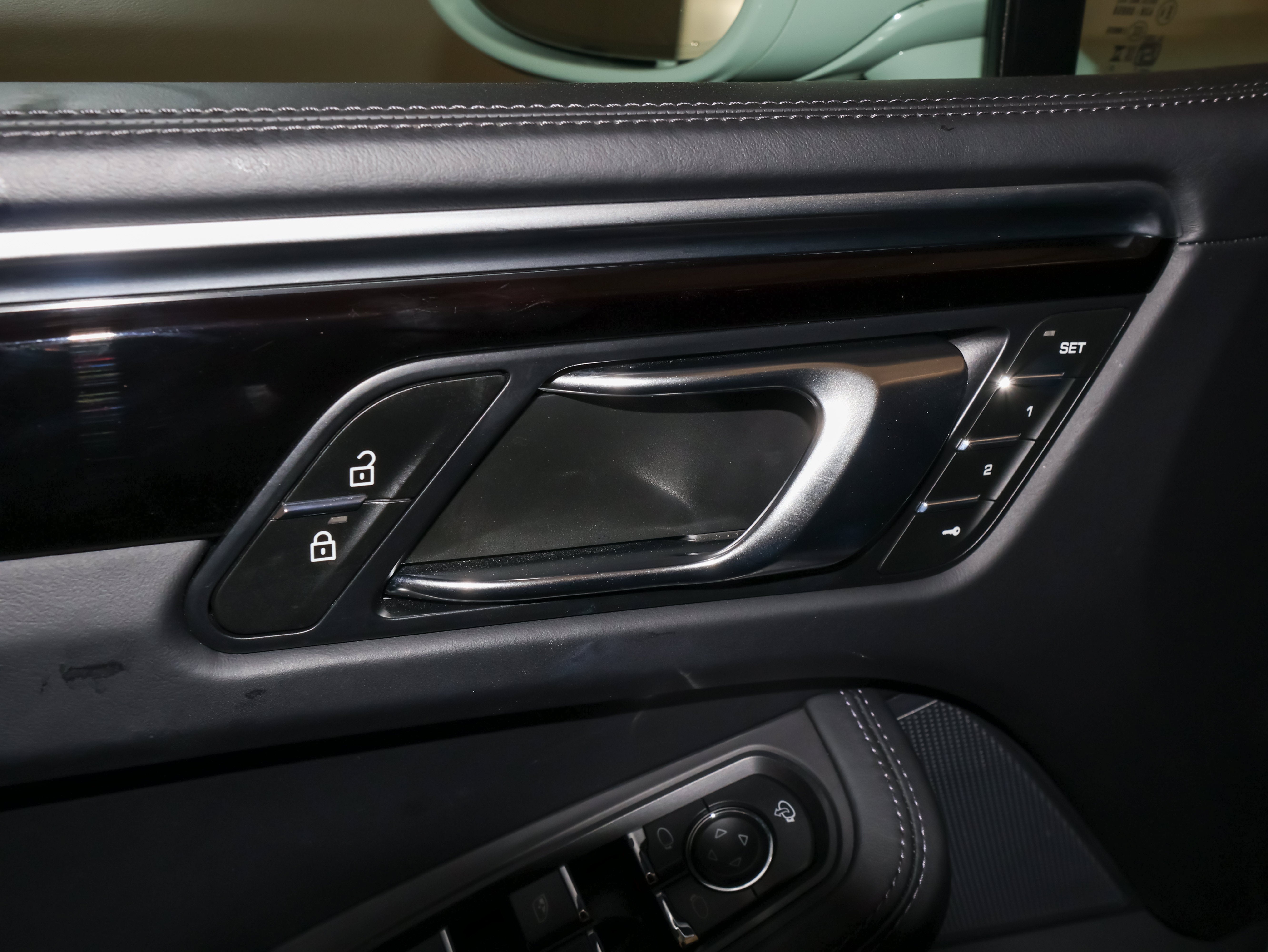 2024 Porsche Macan AWD