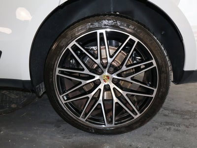 2024 Porsche Macan AWD