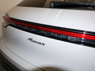2024 Porsche Macan AWD