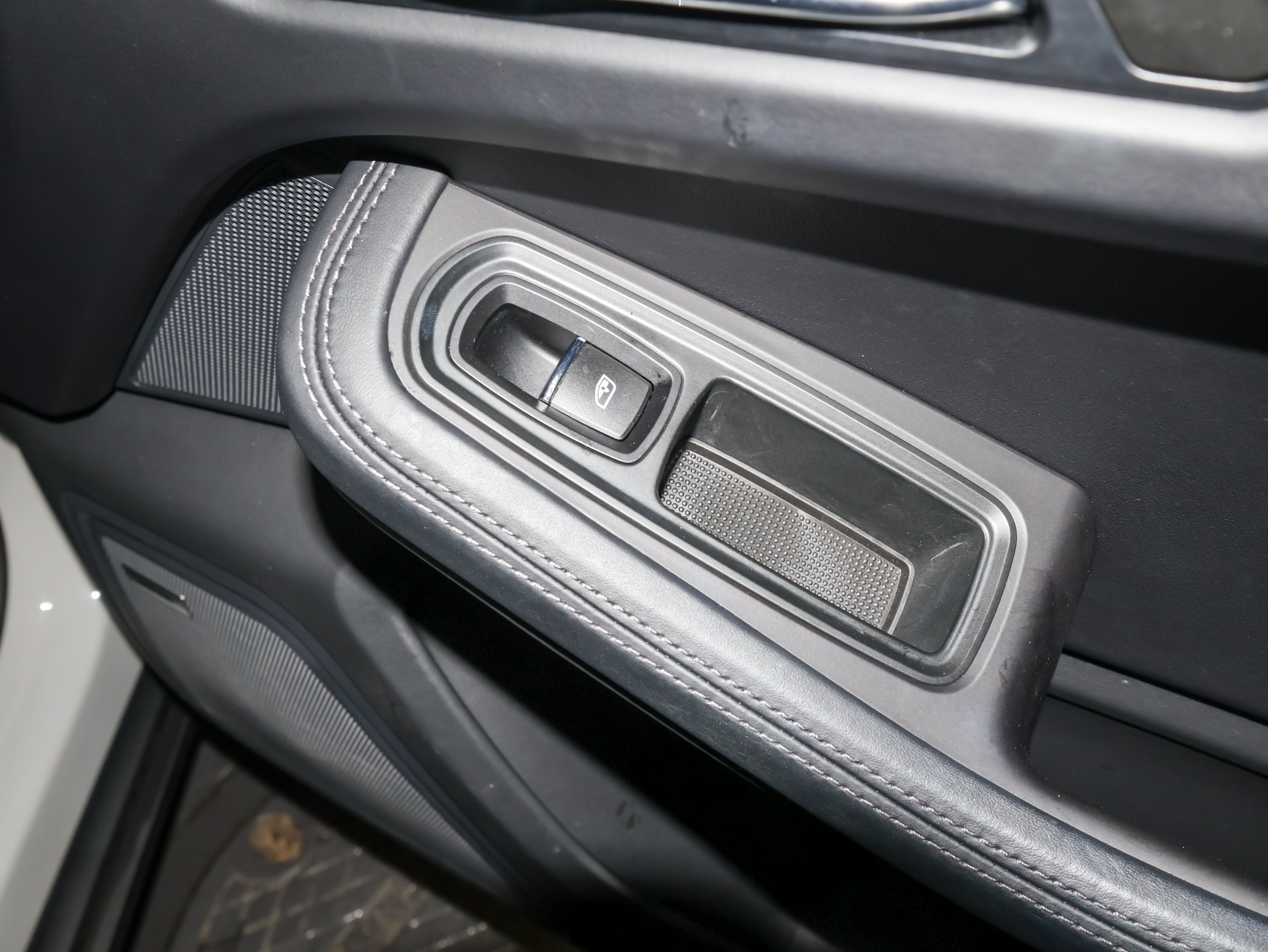 2024 Porsche Macan AWD