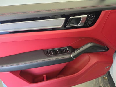 2022 Porsche Cayenne Base