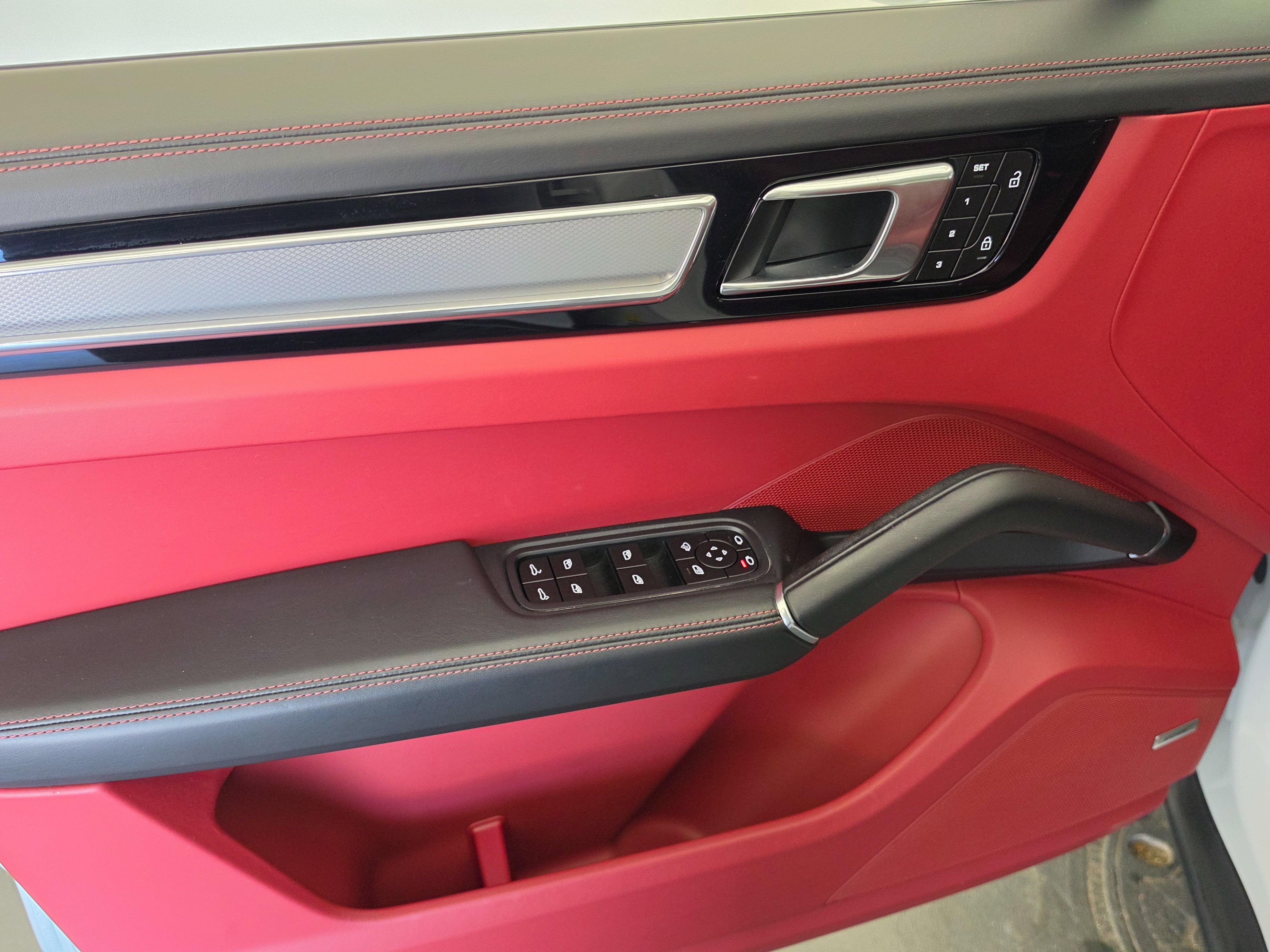 2022 Porsche Cayenne Base
