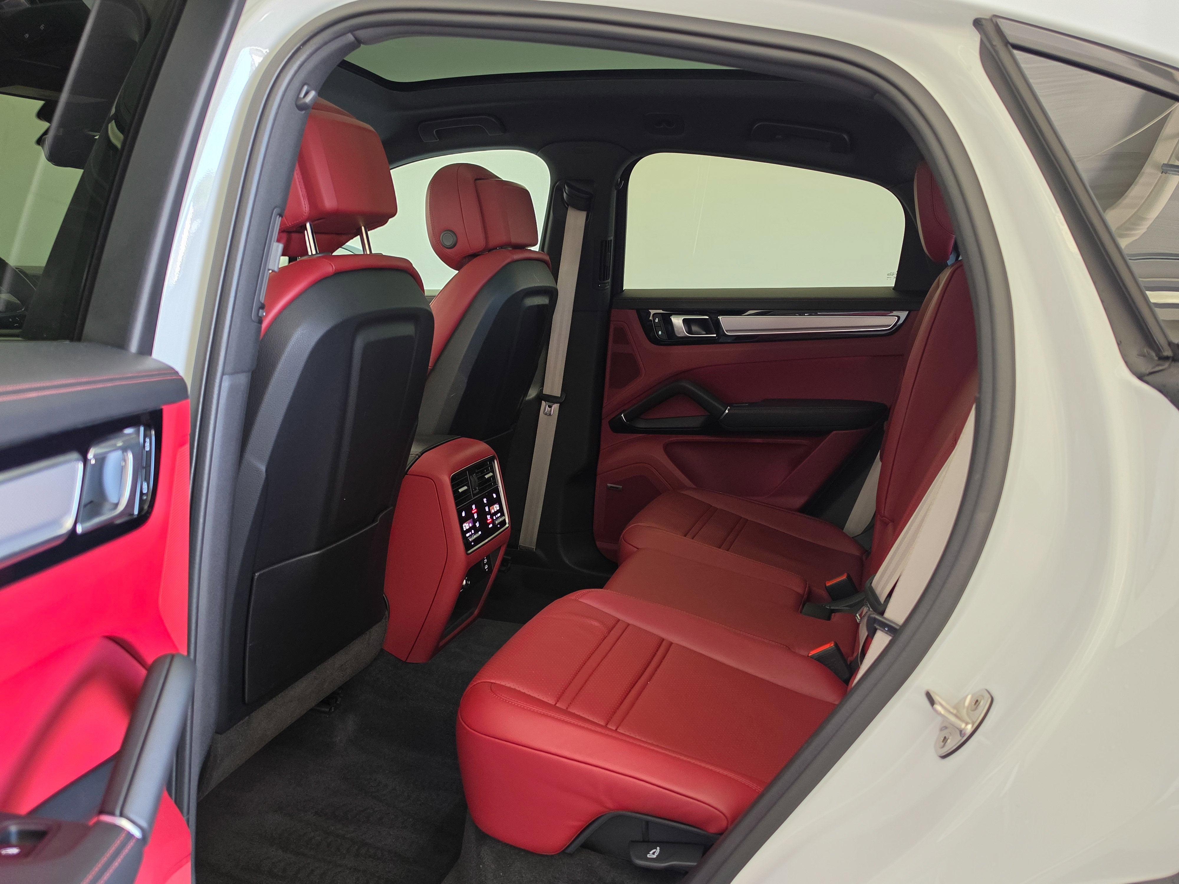 2022 Porsche Cayenne Base