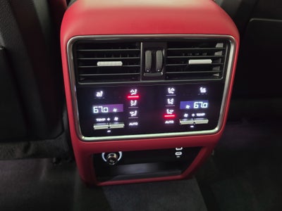 2022 Porsche Cayenne Base