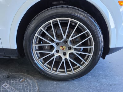 2022 Porsche Cayenne Base