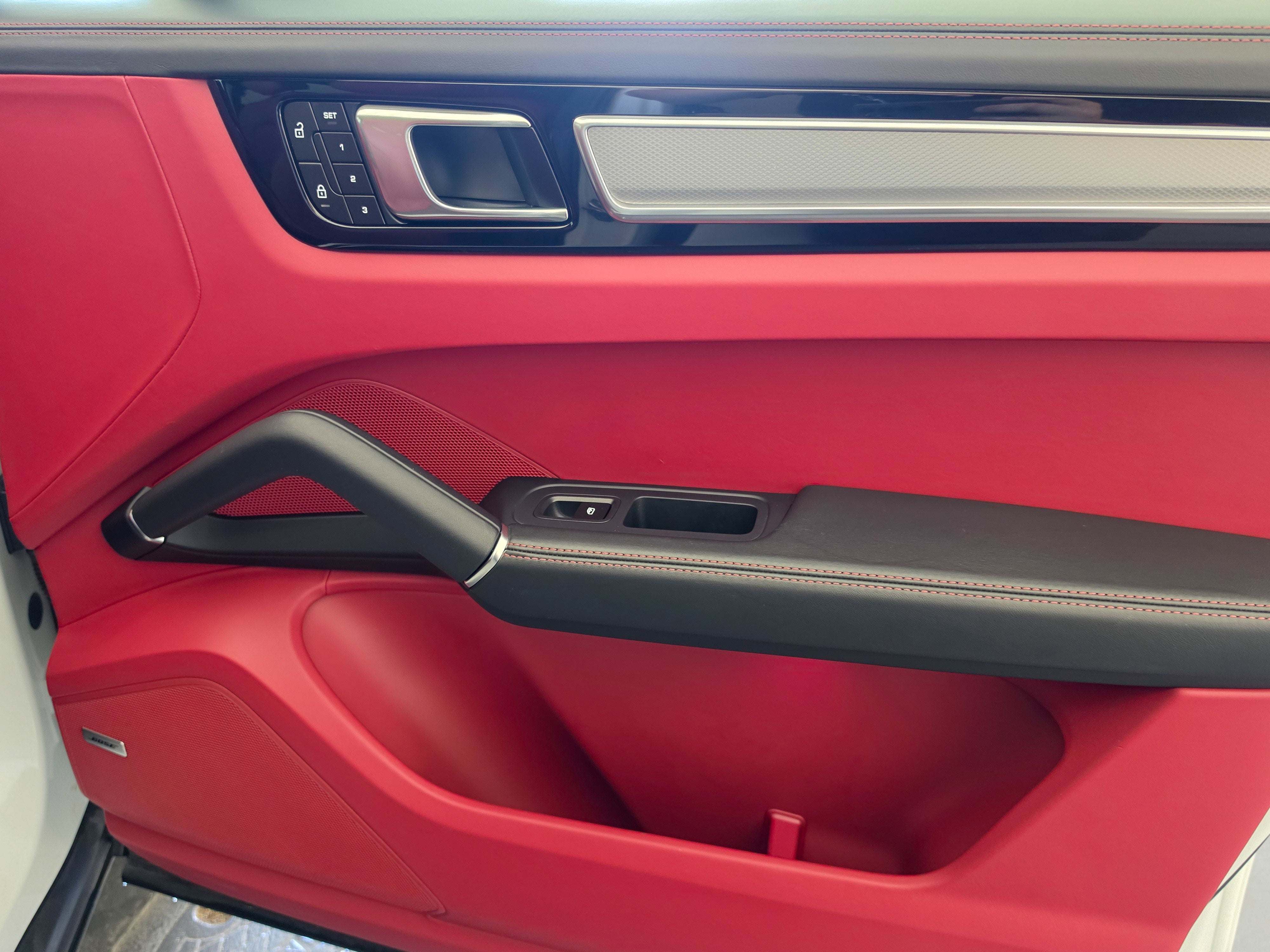 2022 Porsche Cayenne Base