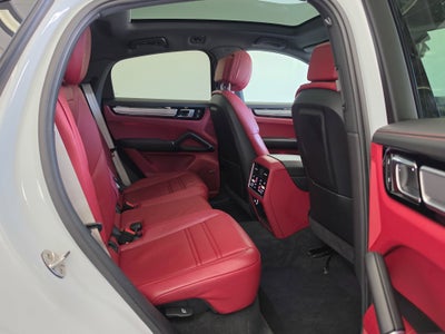 2022 Porsche Cayenne Base