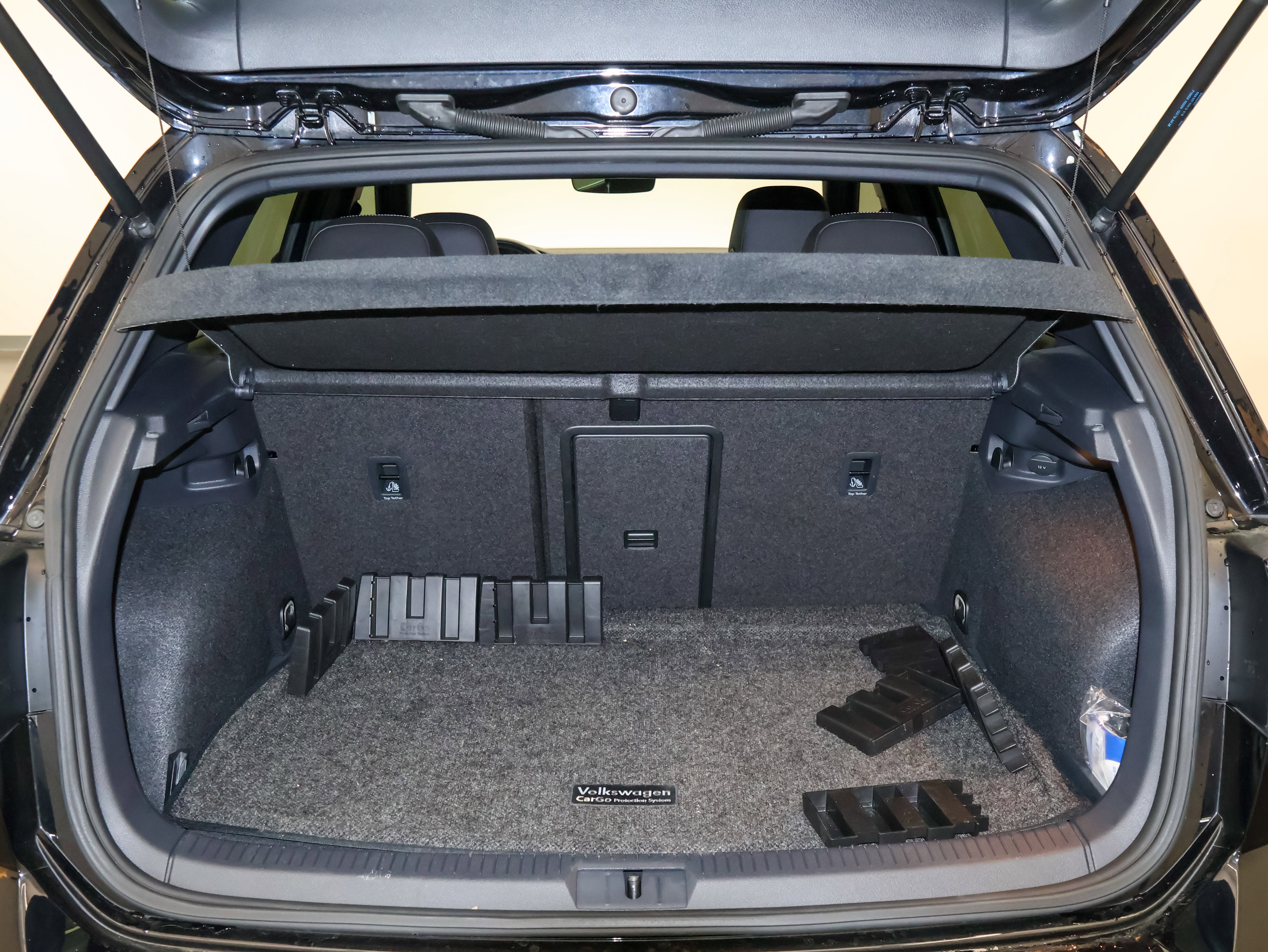 2019 Volkswagen Golf R DCC & Navigation 4Motion