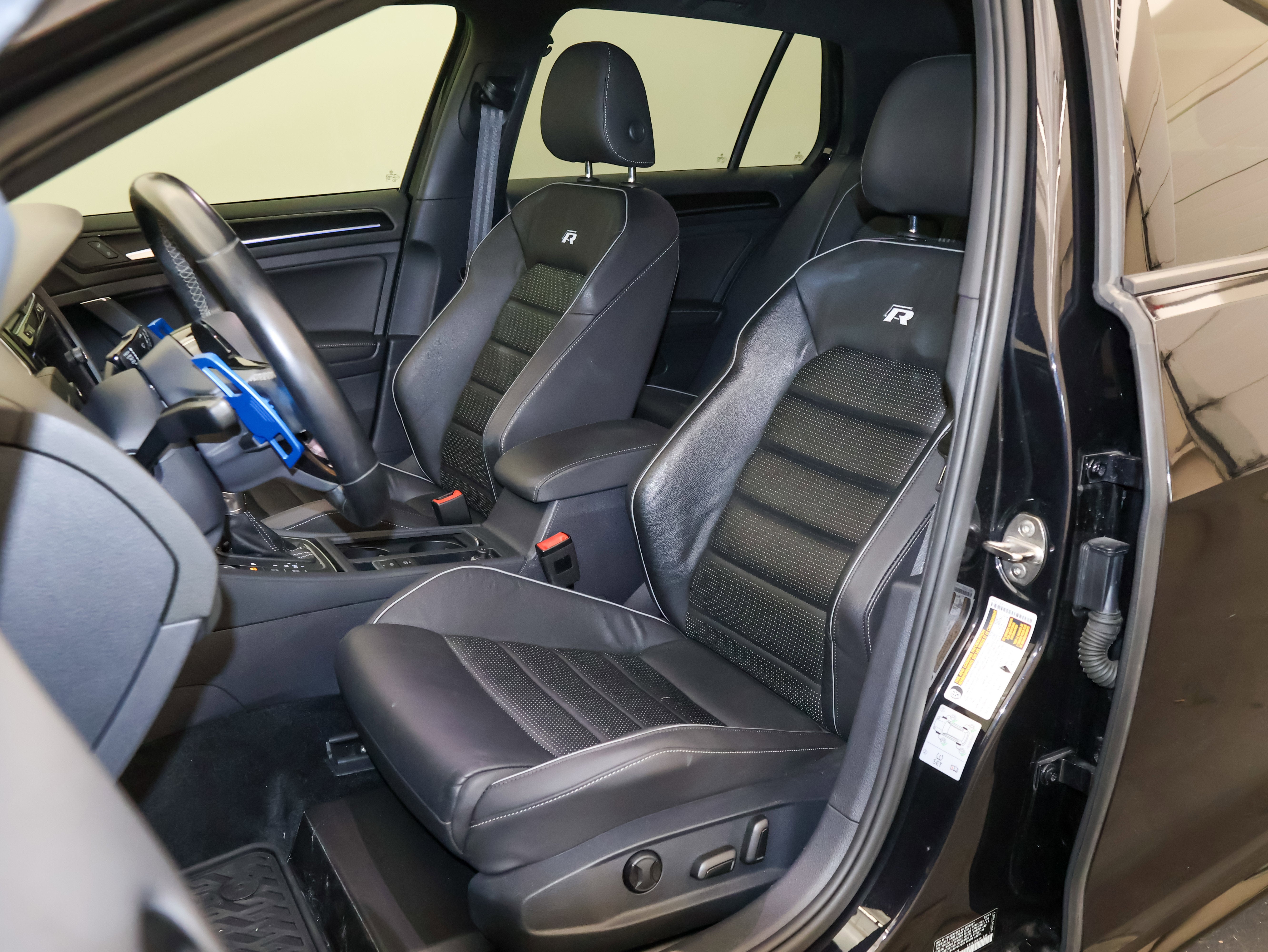 2019 Volkswagen Golf R DCC & Navigation 4Motion