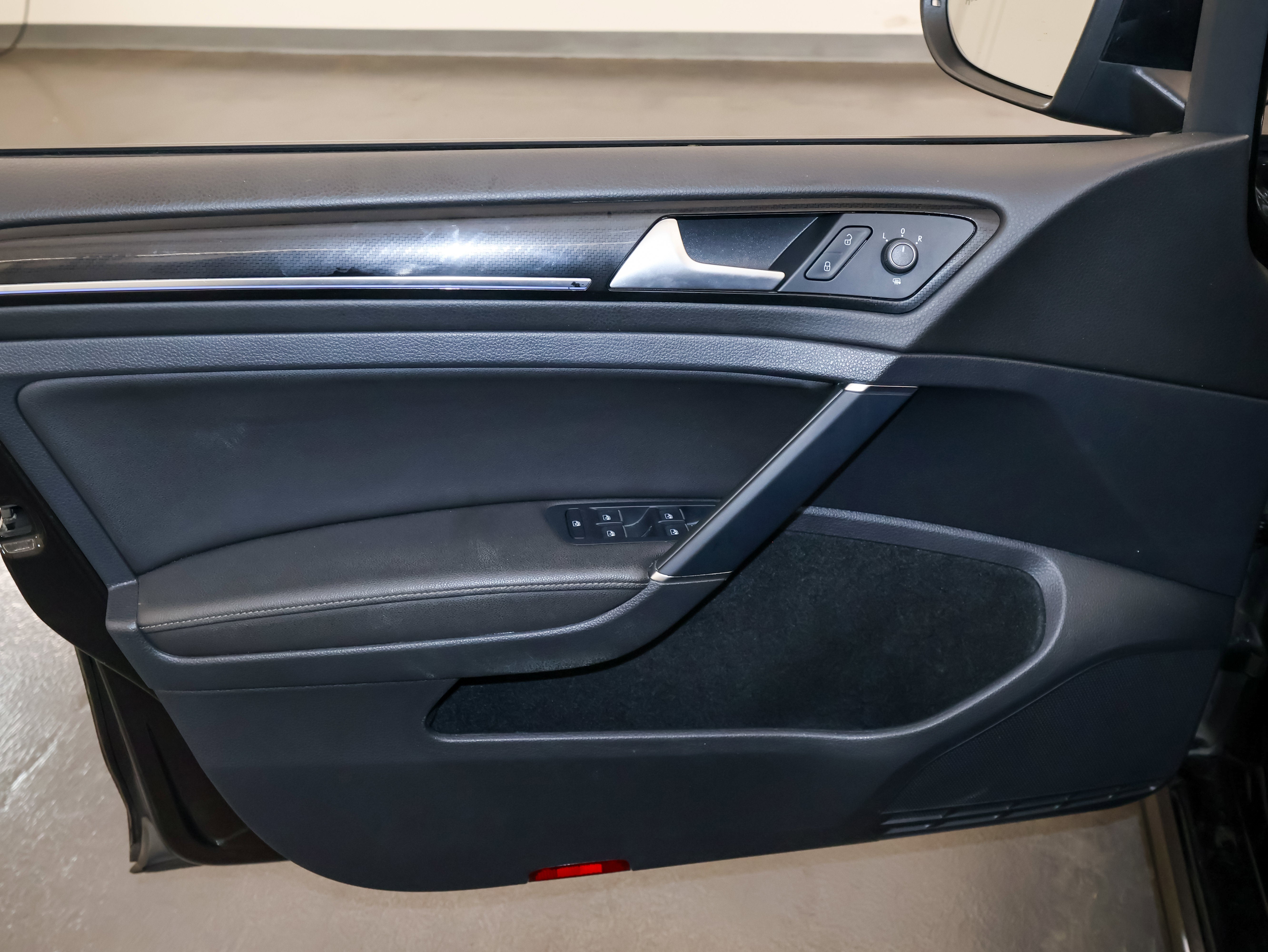 2019 Volkswagen Golf R DCC & Navigation 4Motion