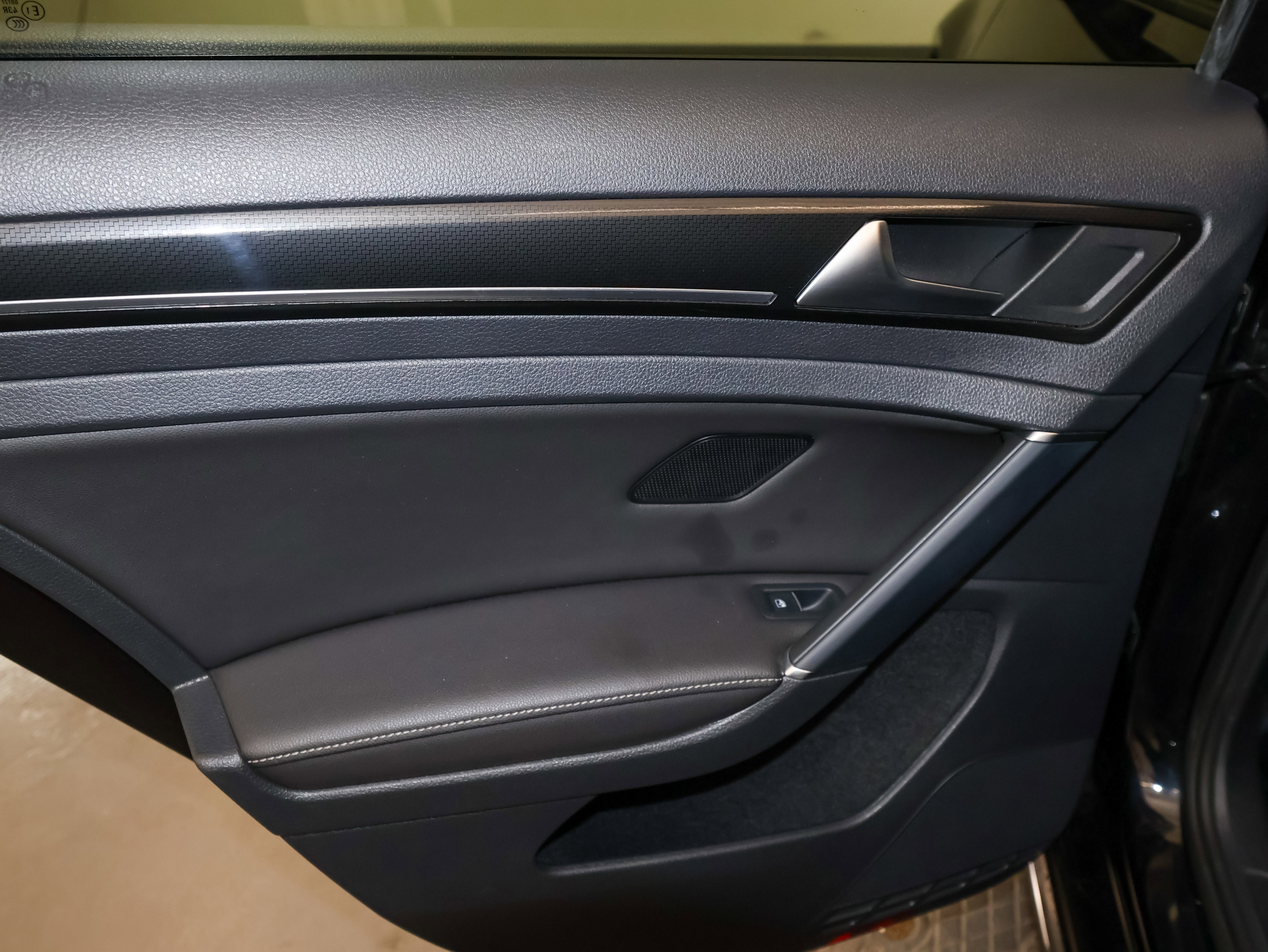 2019 Volkswagen Golf R DCC & Navigation 4Motion