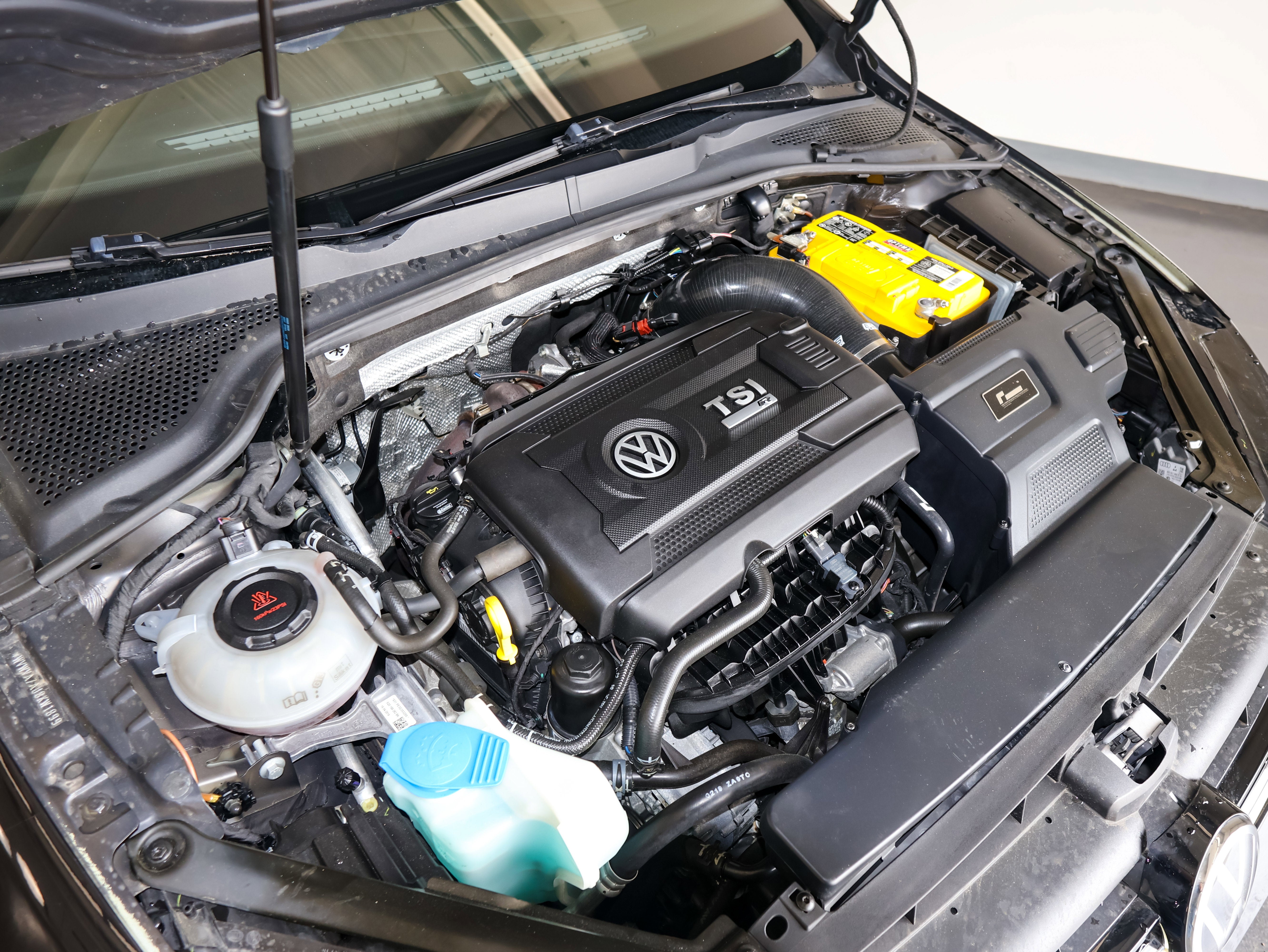 2019 Volkswagen Golf R DCC & Navigation 4Motion