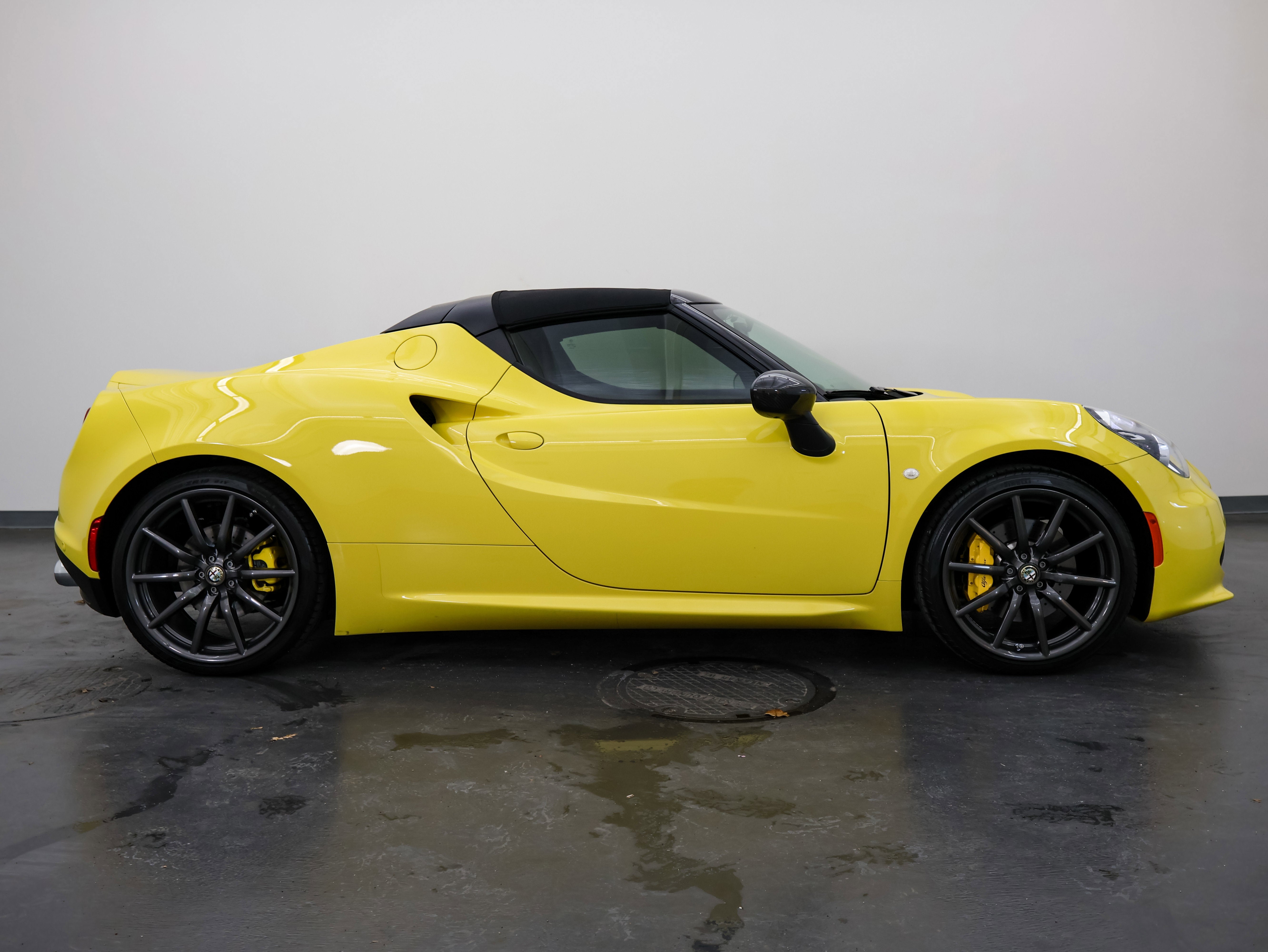 2015 Alfa Romeo 4C Base