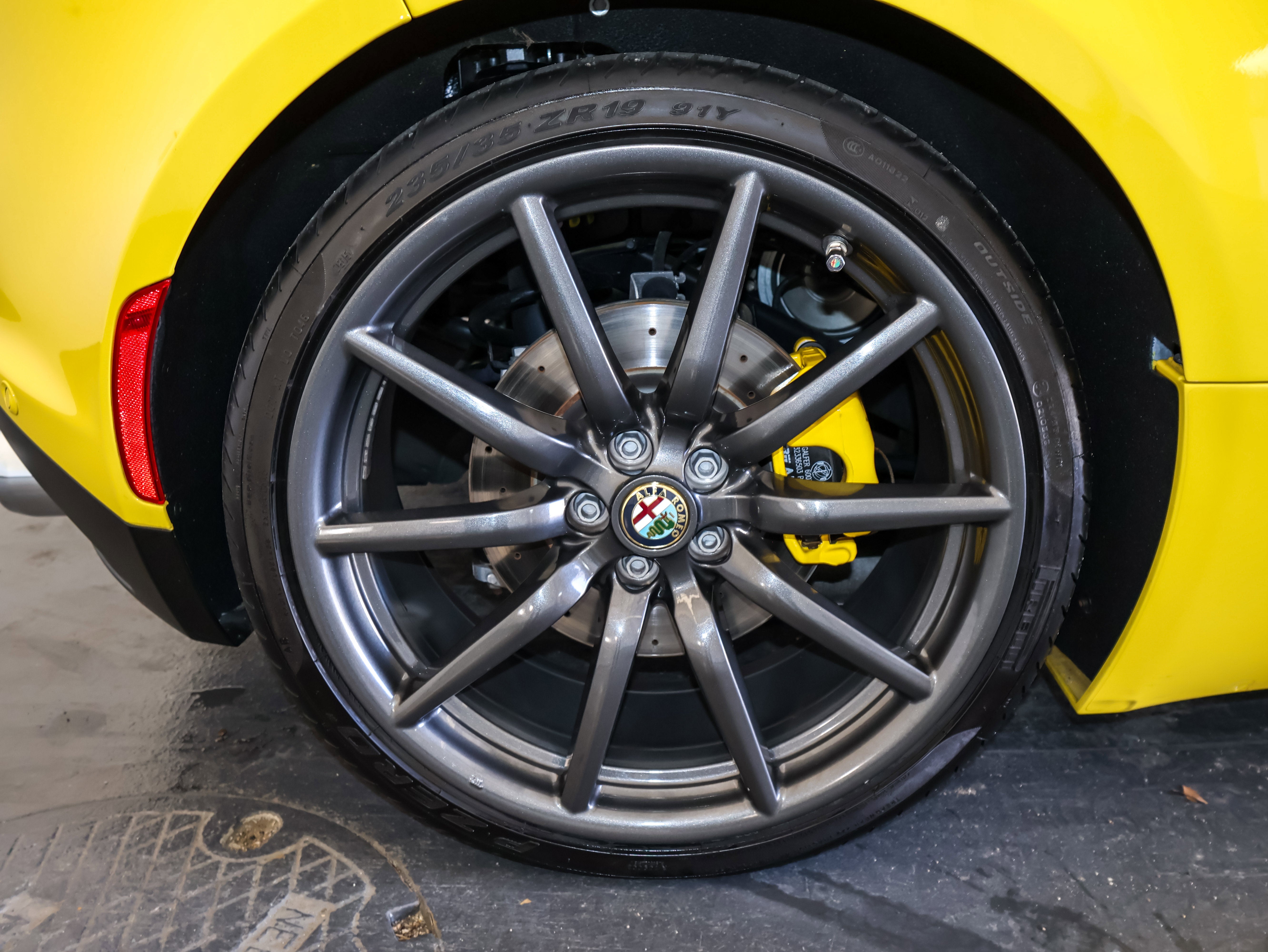 2015 Alfa Romeo 4C Base