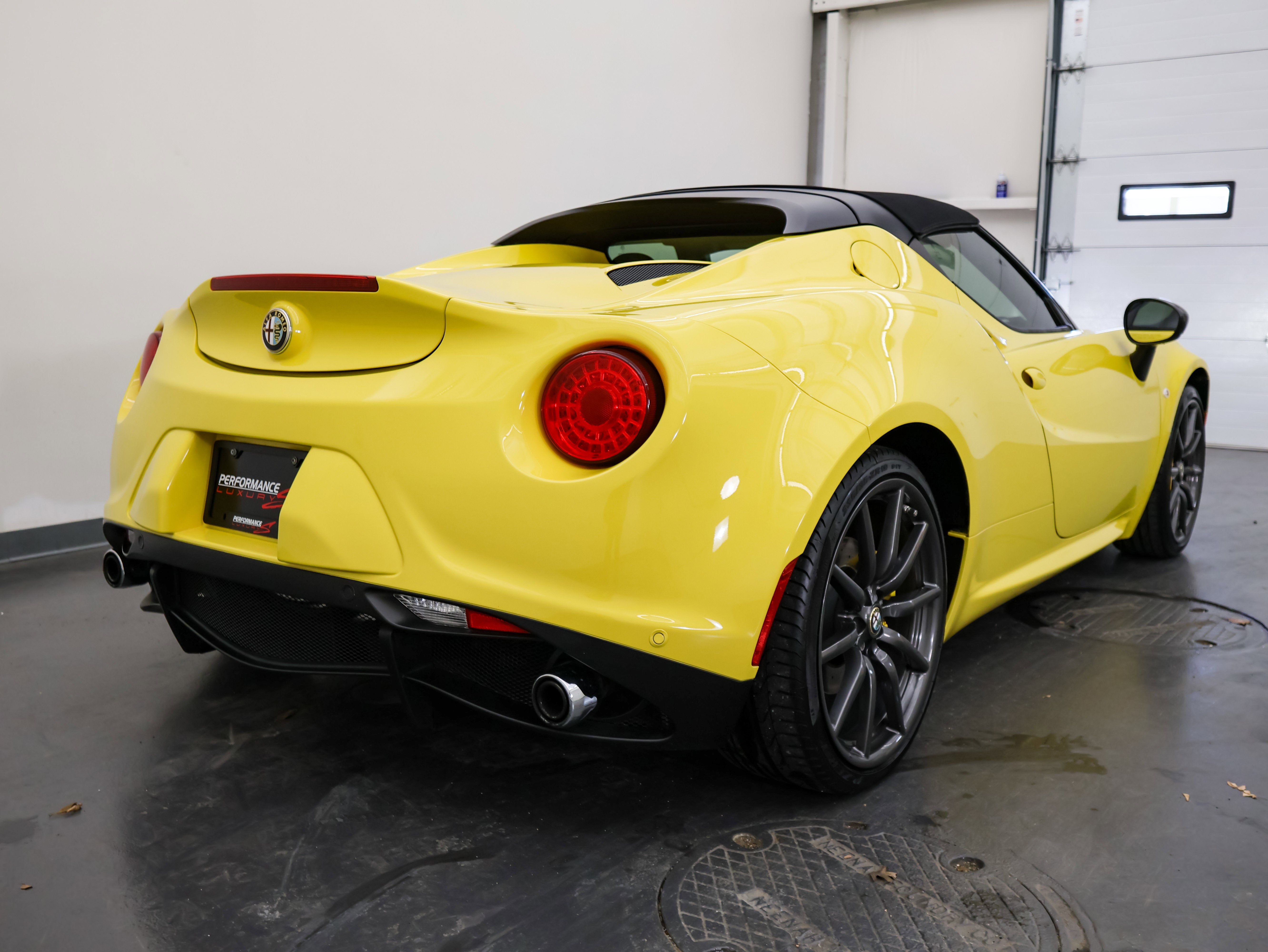 2015 Alfa Romeo 4C Base