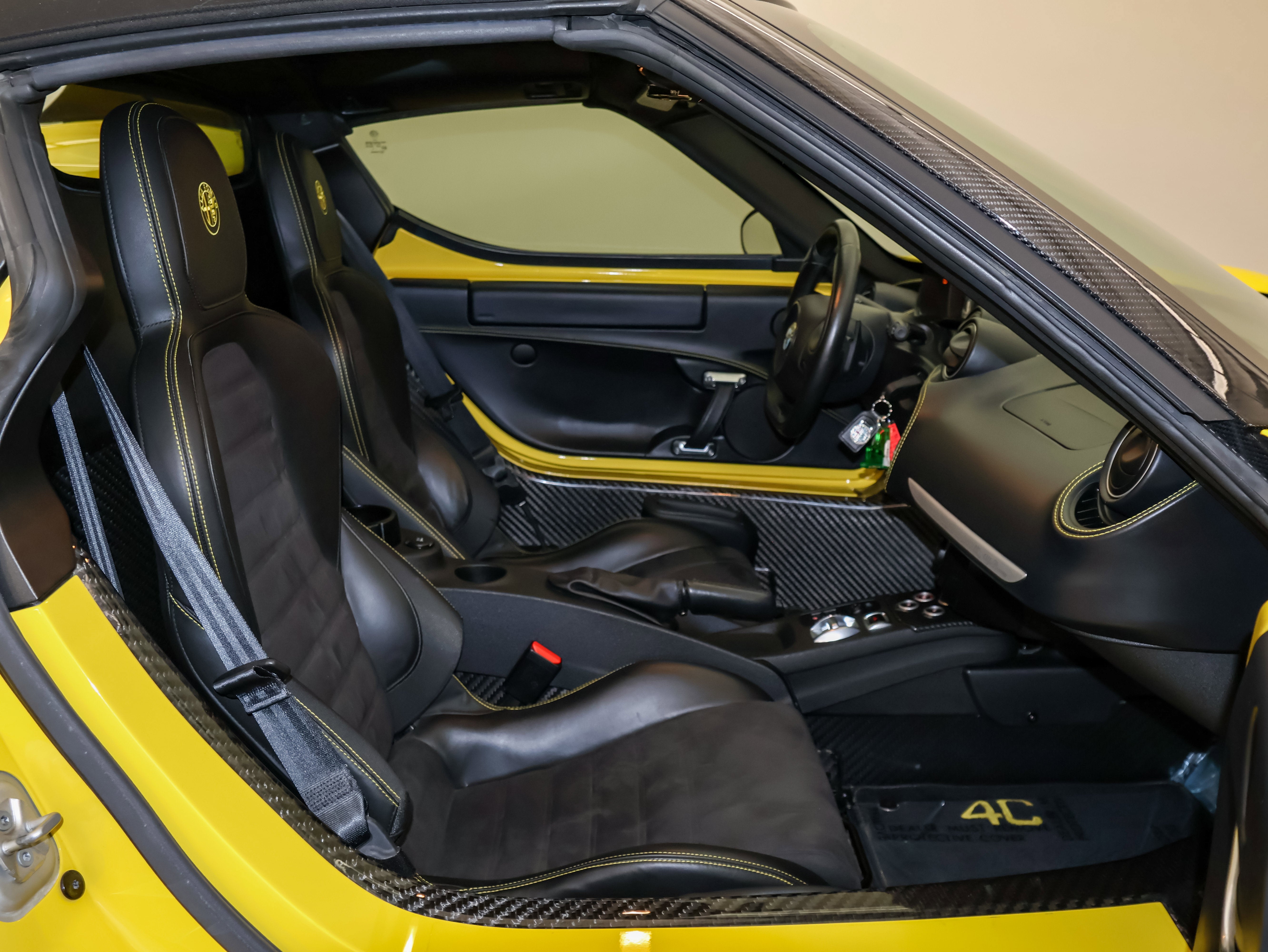 2015 Alfa Romeo 4C Base