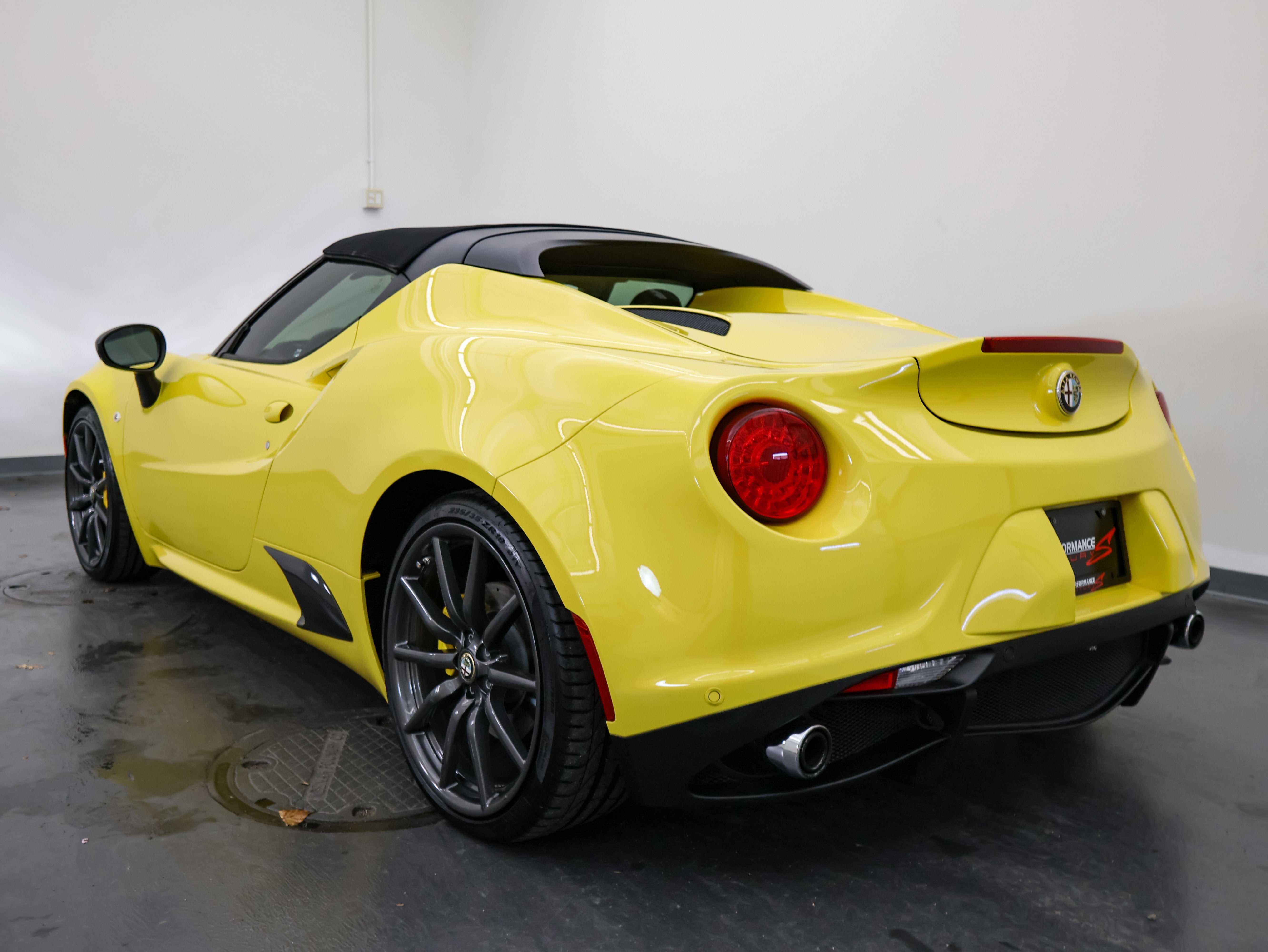 2015 Alfa Romeo 4C Base