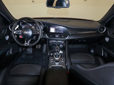 2022 Alfa Romeo Giulia Quadrifoglio