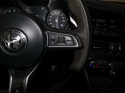 2022 Alfa Romeo Giulia Quadrifoglio
