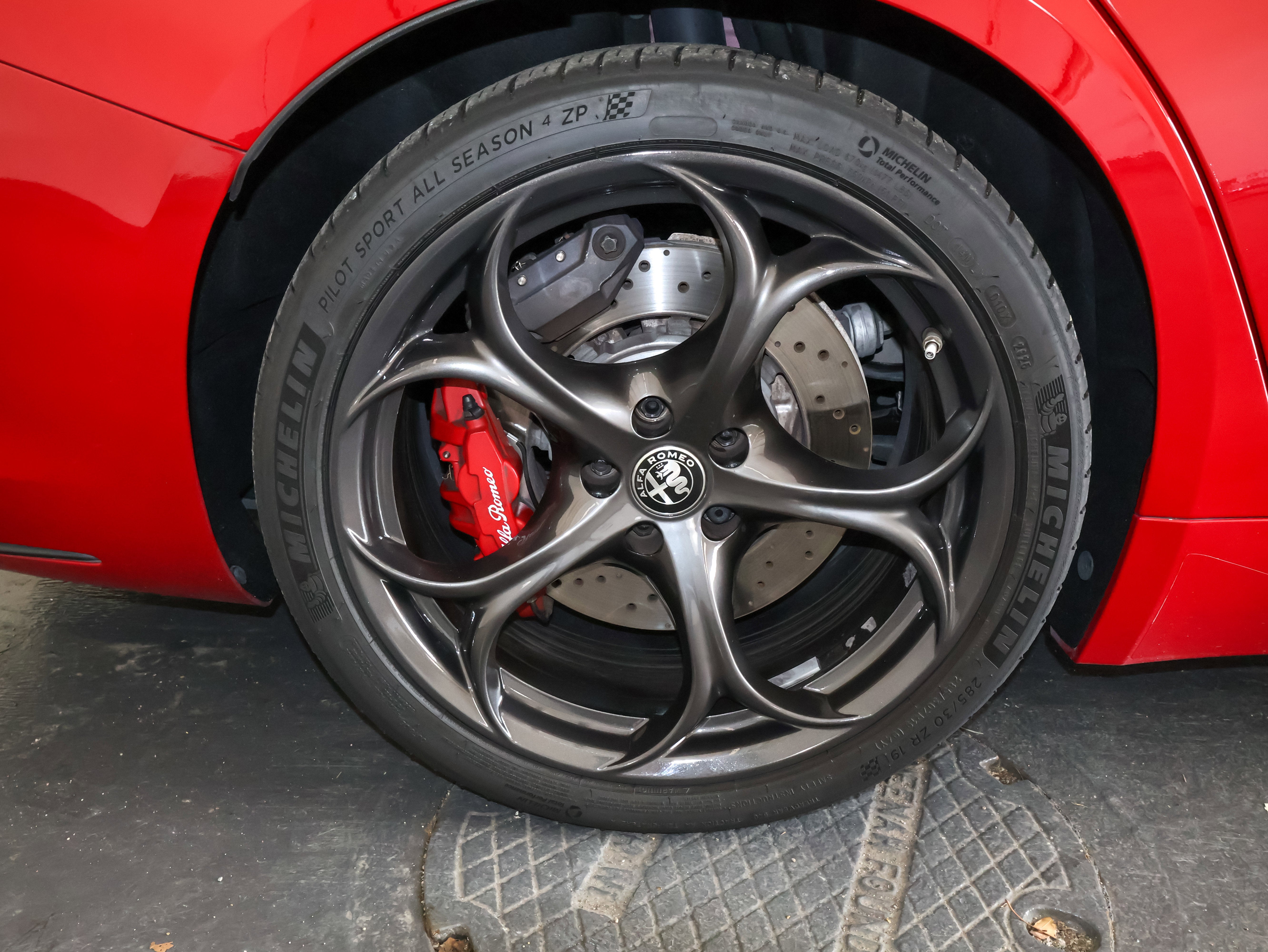 2022 Alfa Romeo Giulia Quadrifoglio