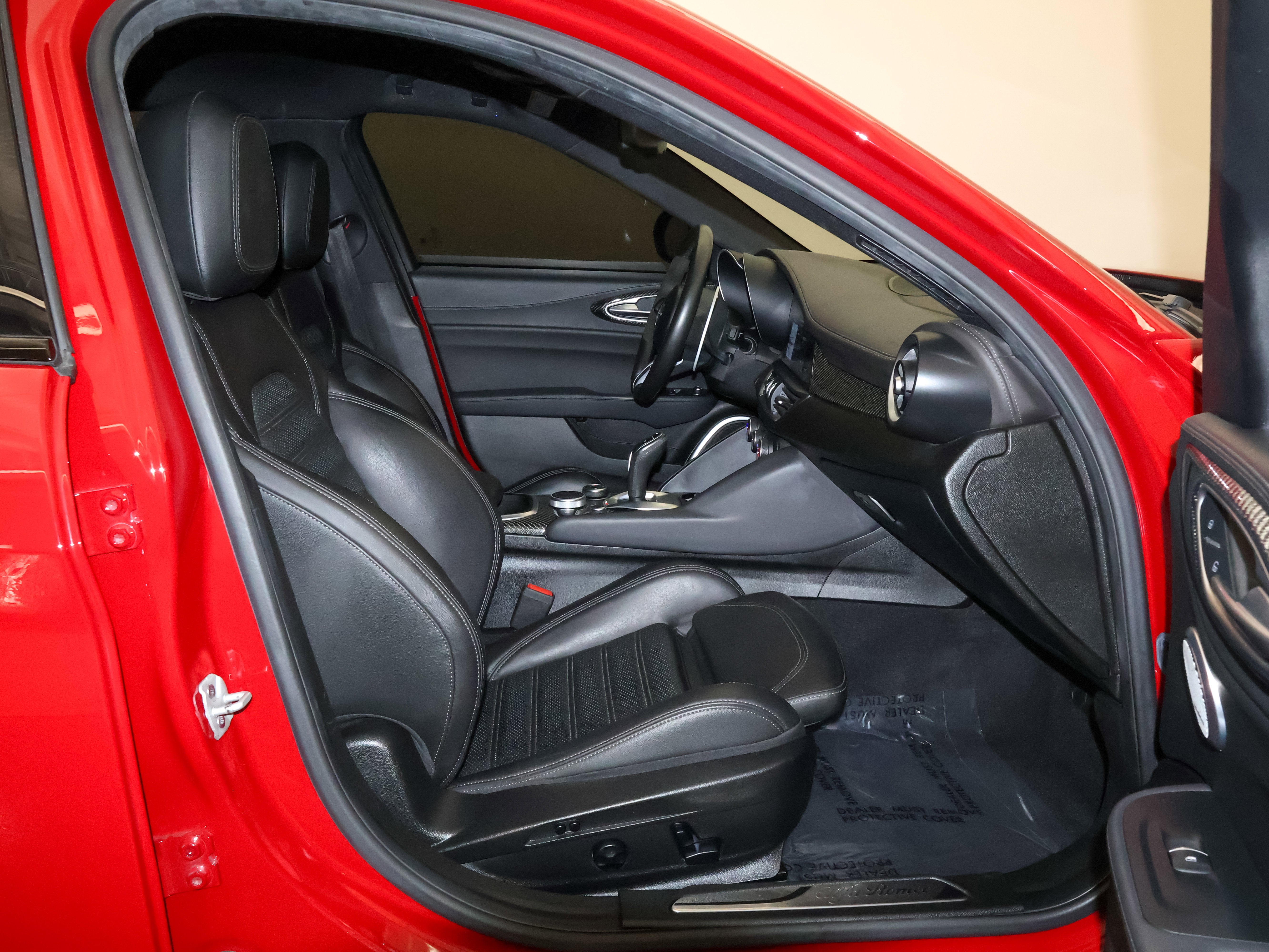 2022 Alfa Romeo Giulia Quadrifoglio