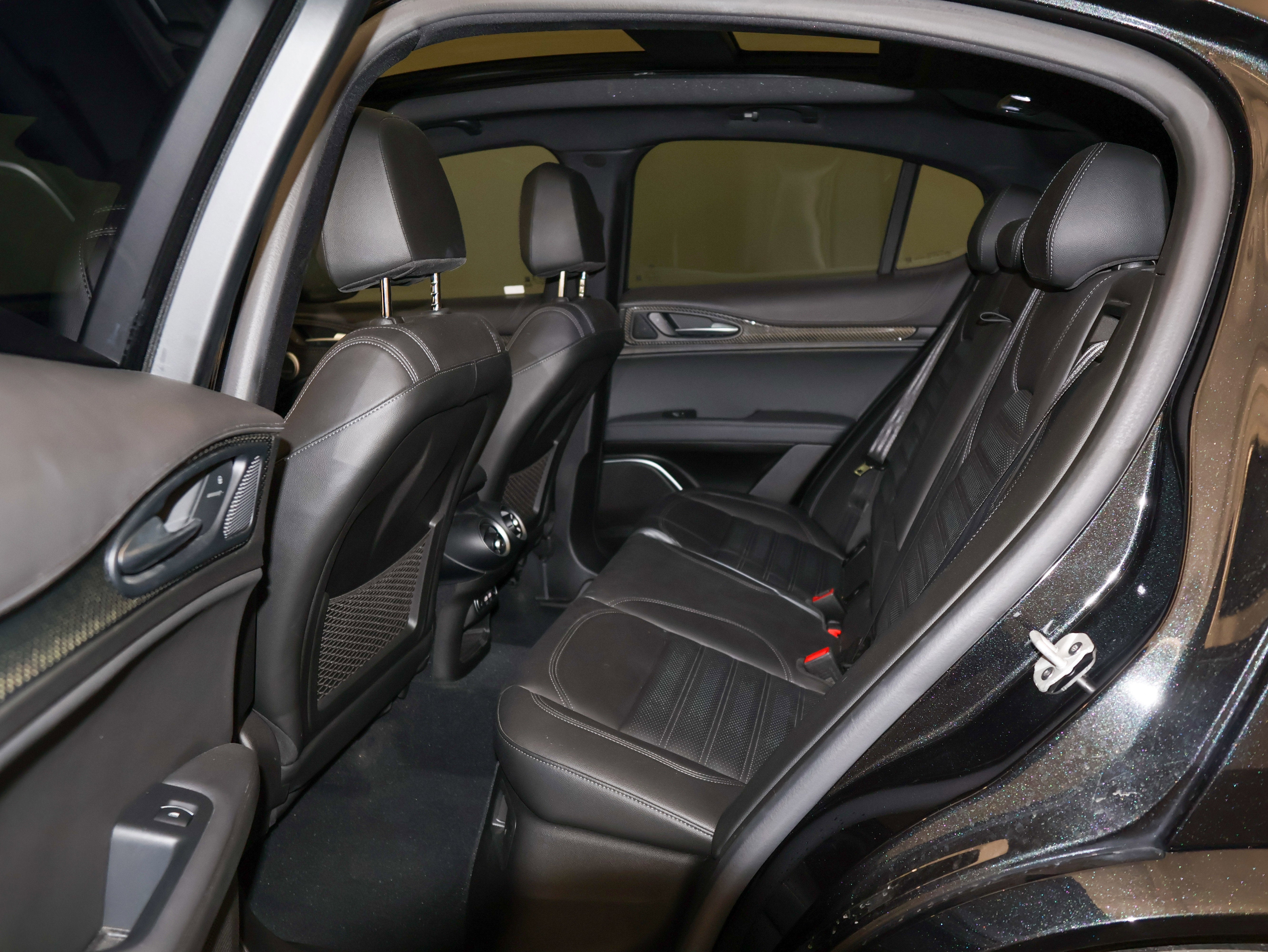 2022 Alfa Romeo Stelvio Quadrifoglio