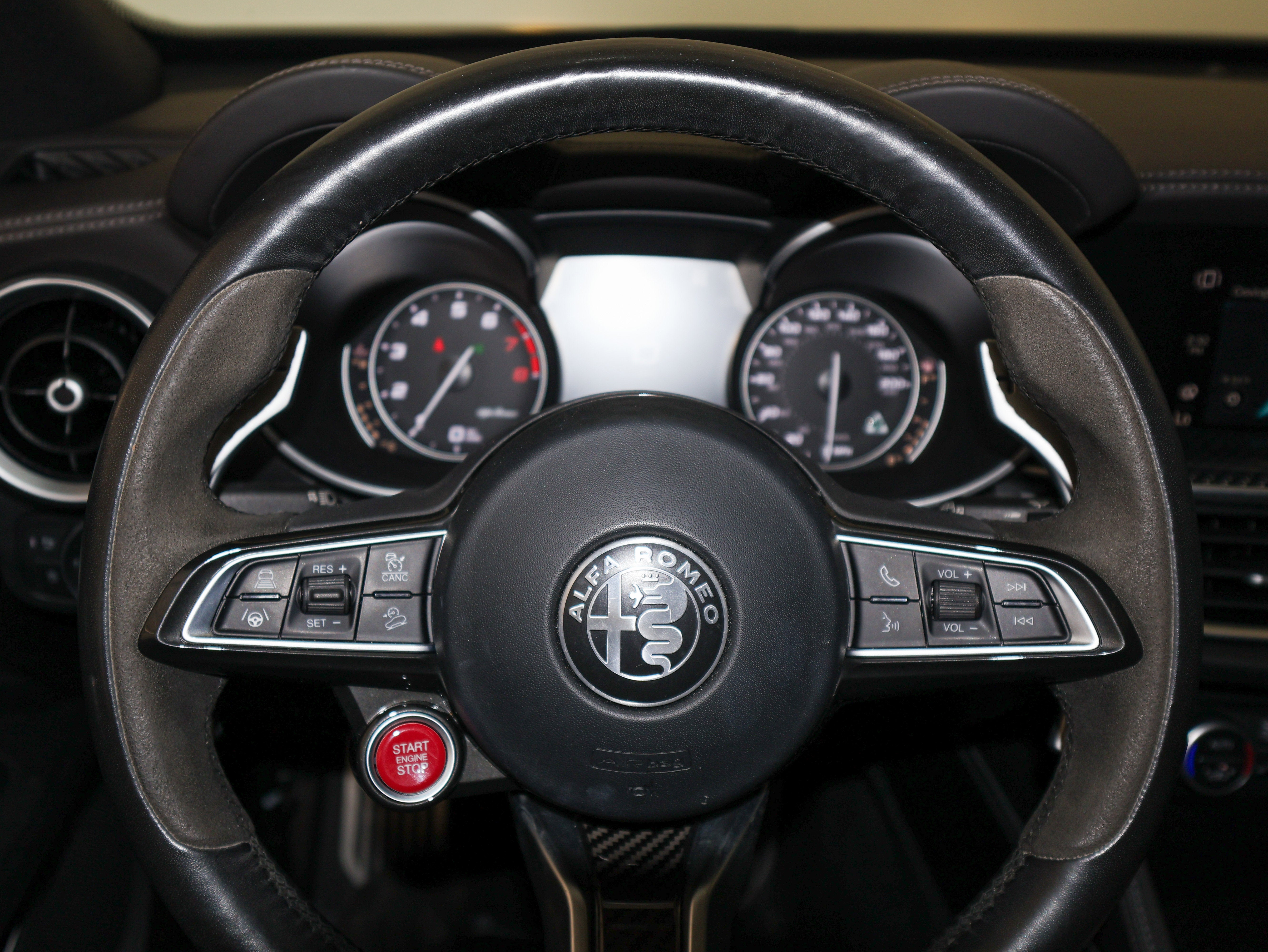 2022 Alfa Romeo Stelvio Quadrifoglio