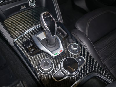 2022 Alfa Romeo Stelvio Quadrifoglio