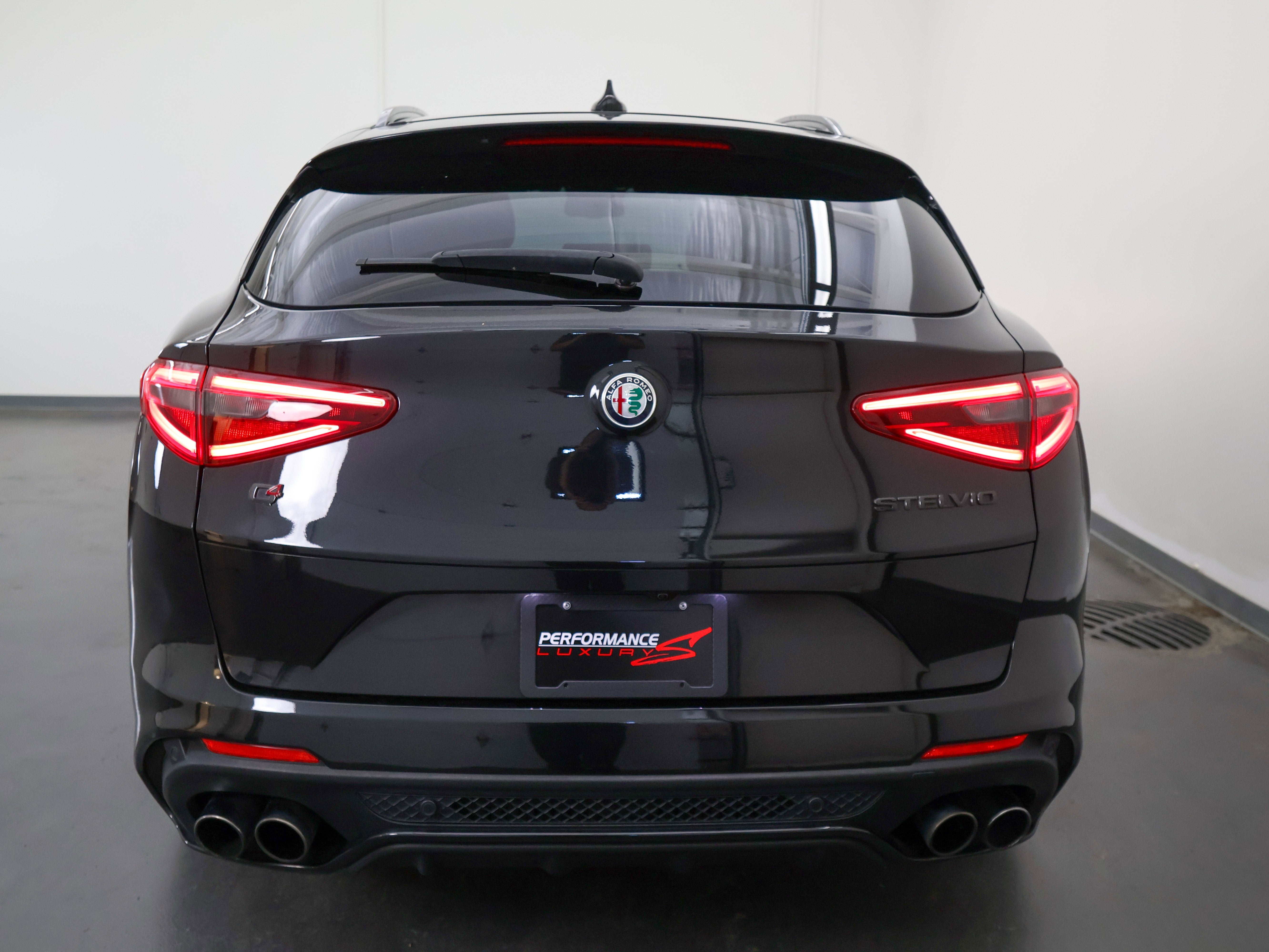 2022 Alfa Romeo Stelvio Quadrifoglio