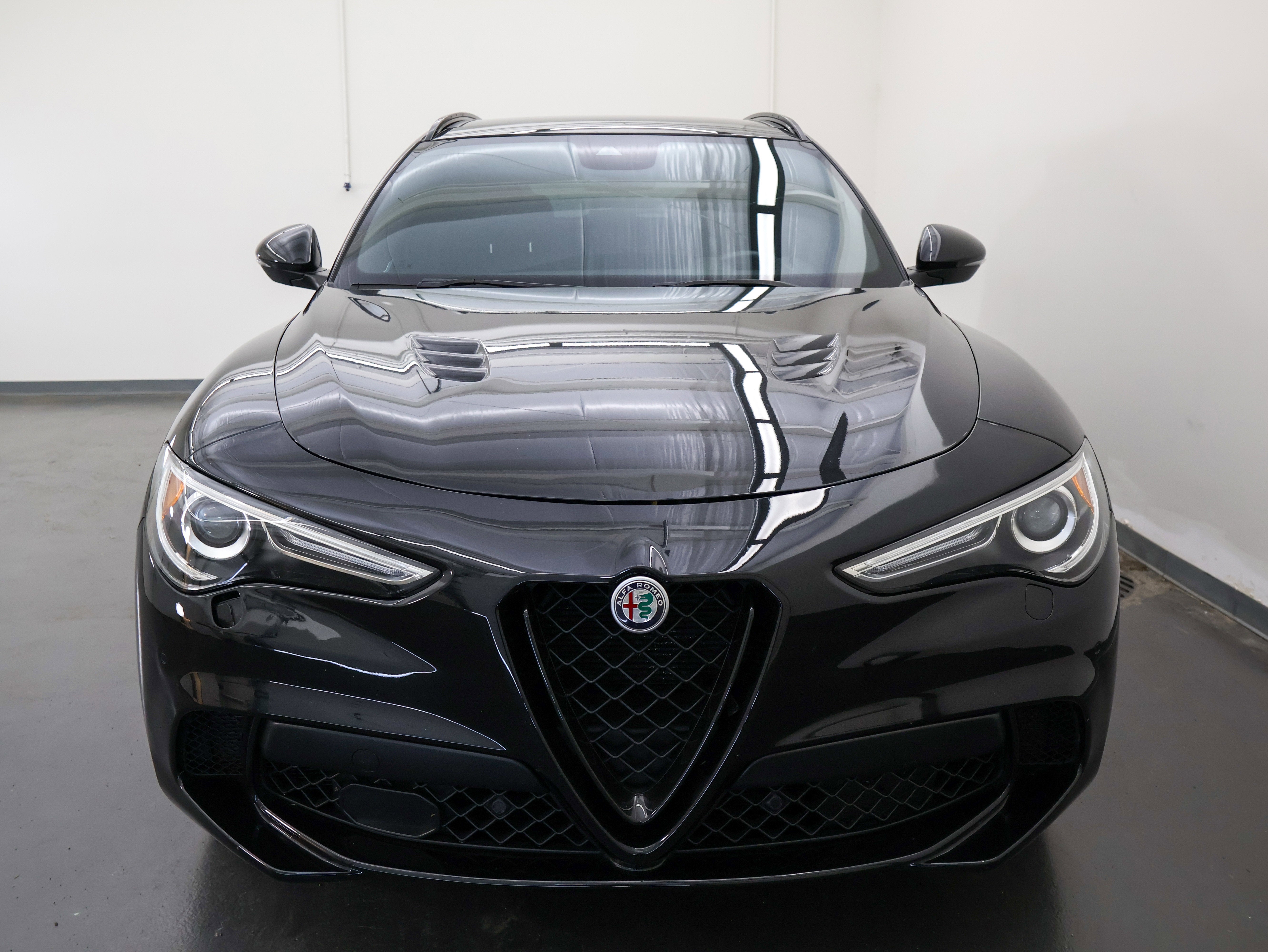 2022 Alfa Romeo Stelvio Quadrifoglio