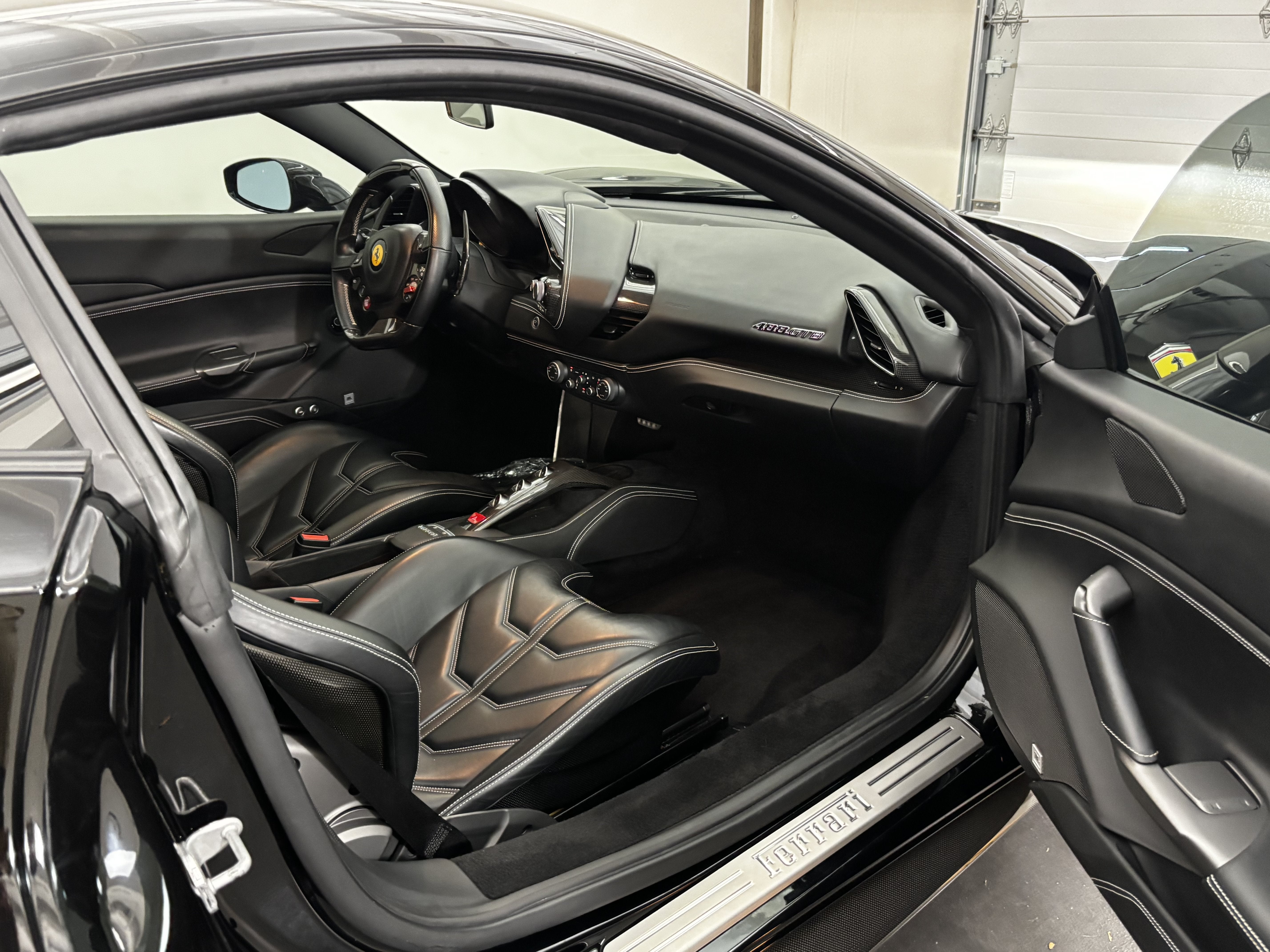 2016 Ferrari 488 GTB Base