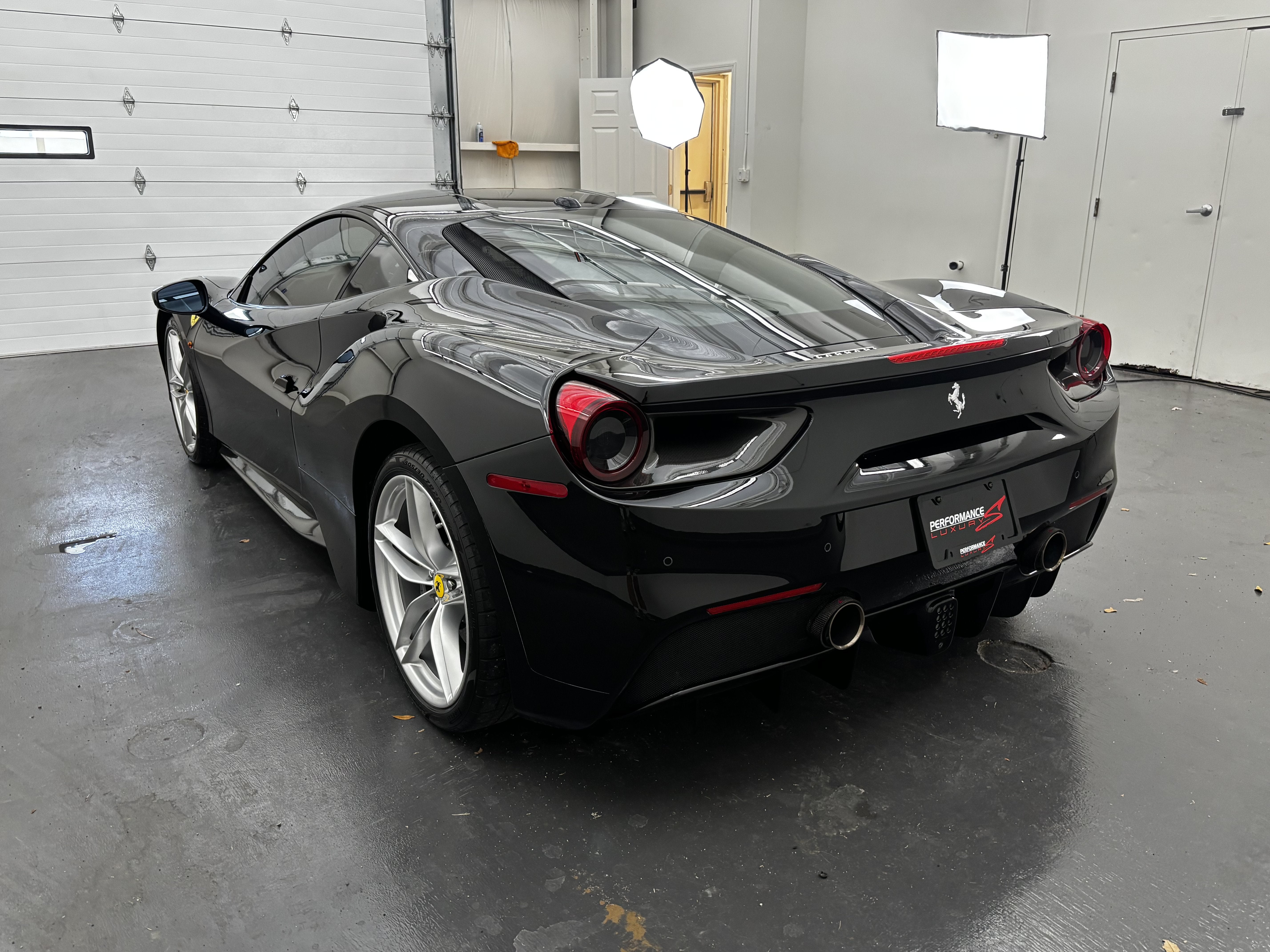 2016 Ferrari 488 GTB Base