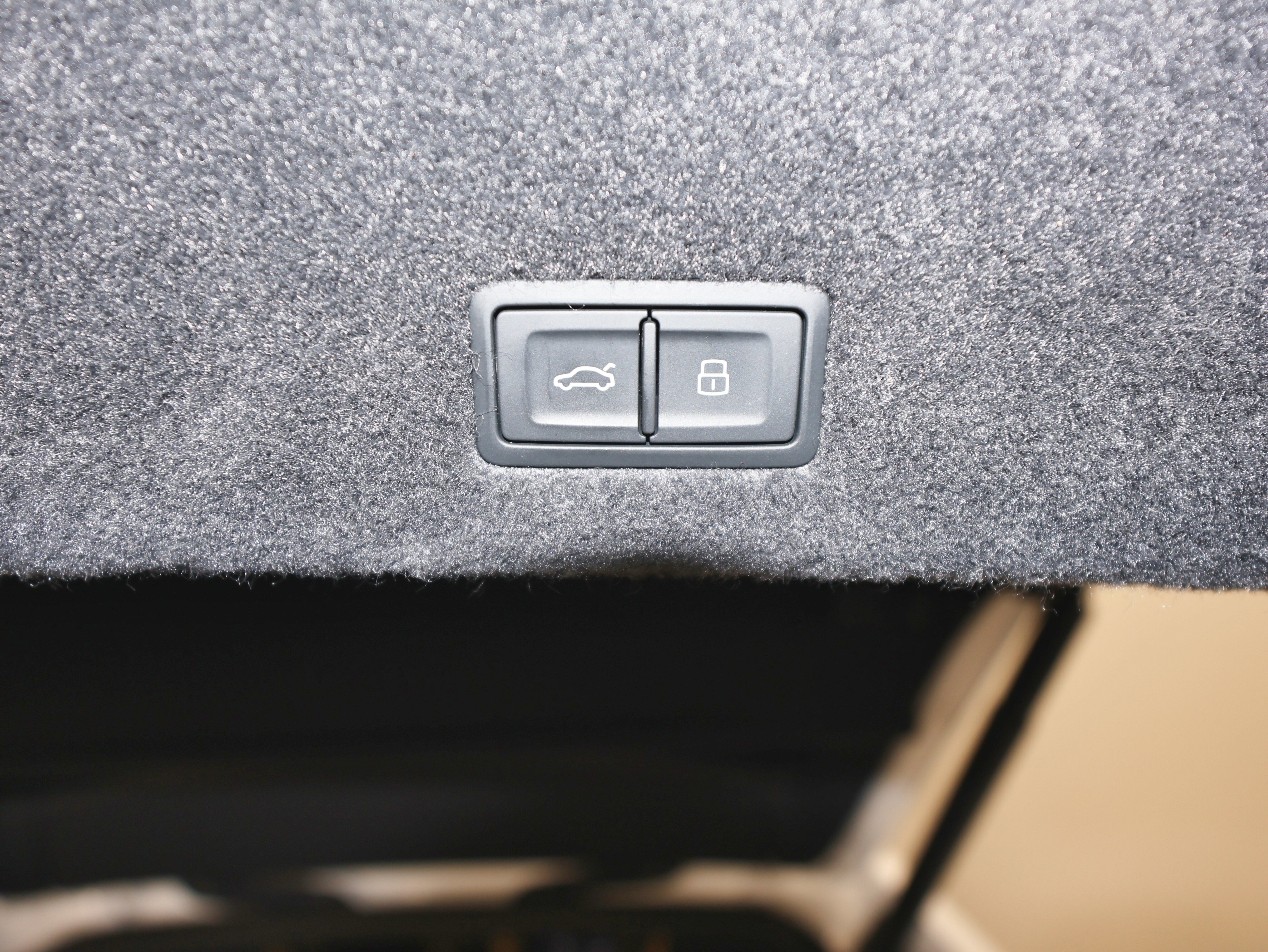 2022 Lamborghini Urus Base