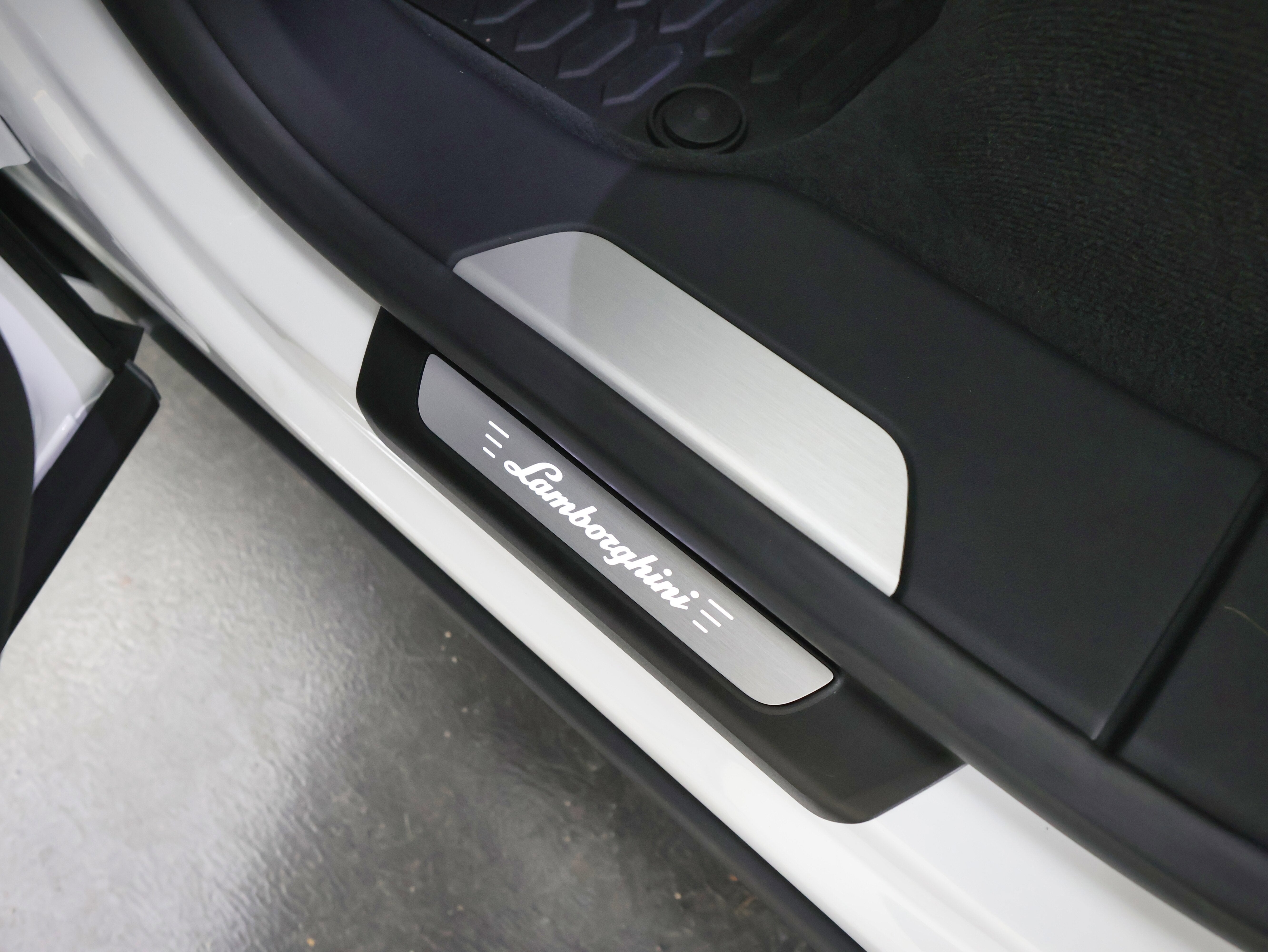 2022 Lamborghini Urus Base